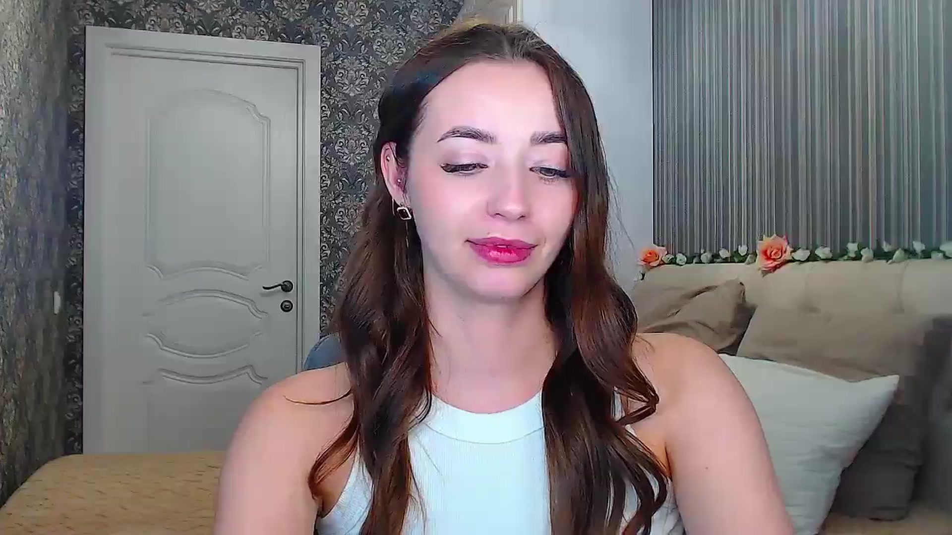 Gallery image thumbnail from EmeraldLilyyy's myfreecams stream on, 11/25/2024, 16:39 image 9 of 20