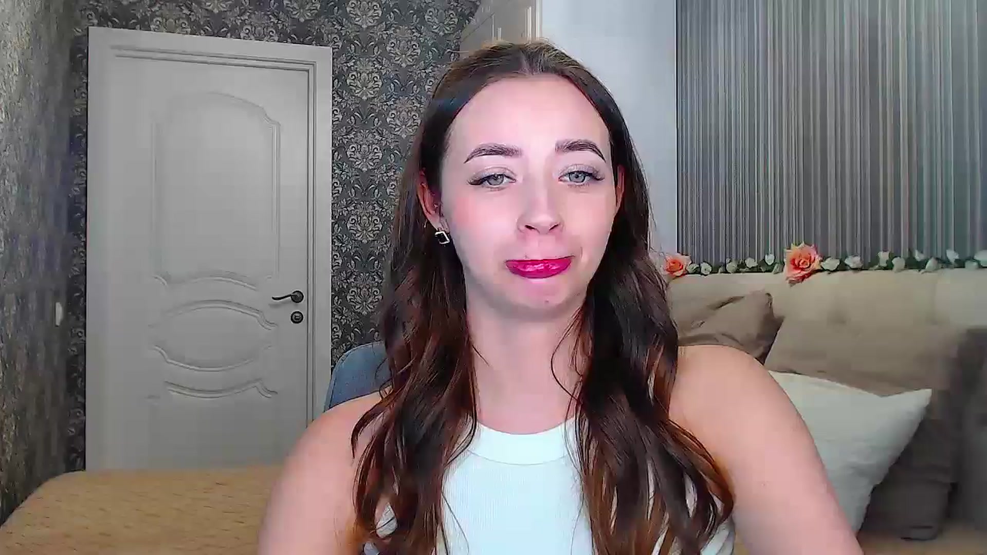 Gallery image thumbnail from EmeraldLilyyy's myfreecams stream on, 11/25/2024, 16:39 image 13 of 20