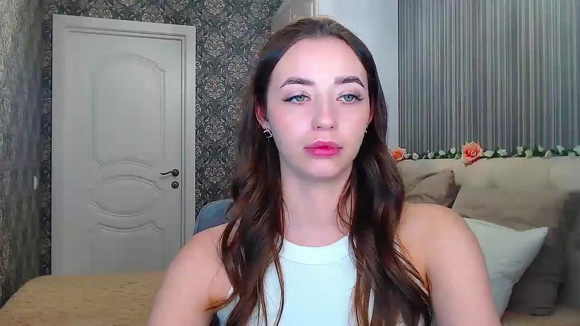 Gallery image thumbnail from EmeraldLilyyy's myfreecams stream on, 11/25/2024, 16:39 image 16 of 20