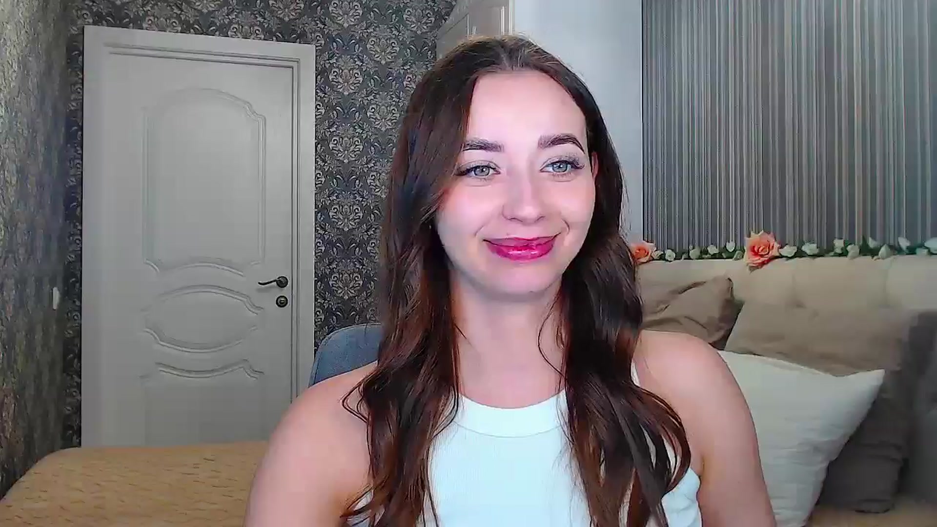 Gallery image thumbnail from EmeraldLilyyy's myfreecams stream on, 11/25/2024, 16:39 image 11 of 20