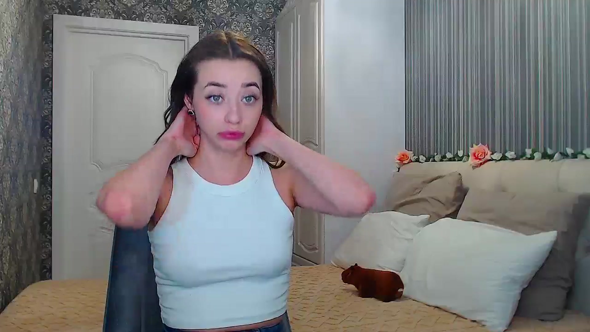 Gallery image thumbnail from EmeraldLilyyy's myfreecams stream on, 11/25/2024, 16:39 image 19 of 20