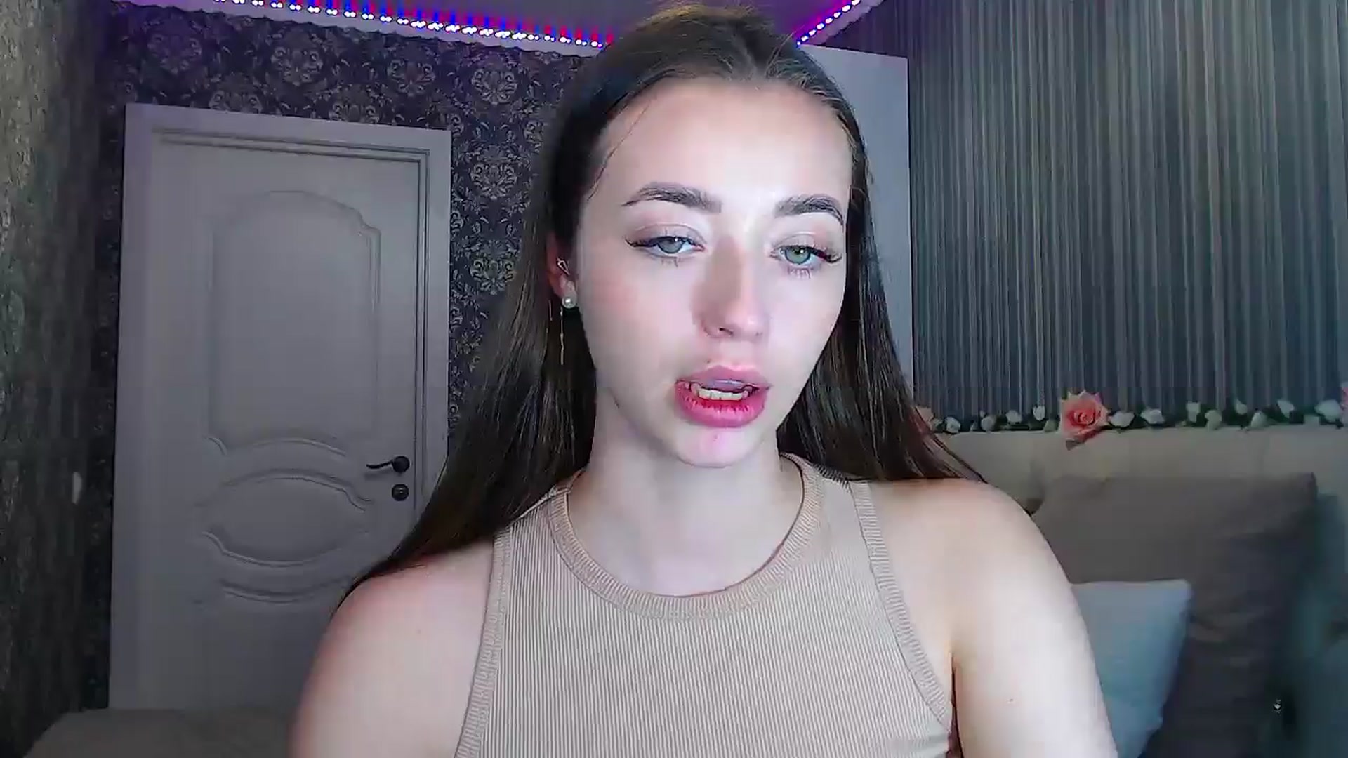 Gallery image thumbnail from EmeraldLilyyy's myfreecams stream on, 11/27/2024, 13:07 image 16 of 20