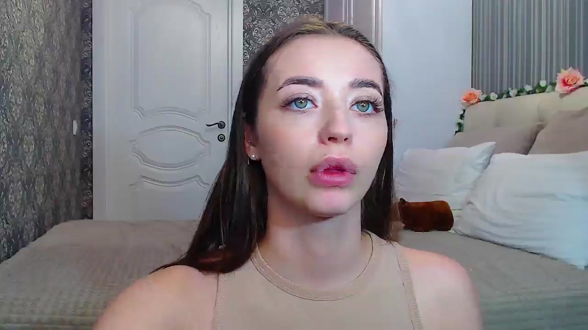 Gallery image thumbnail from EmeraldLilyyy's myfreecams stream on, 11/27/2024, 13:07 image 13 of 20