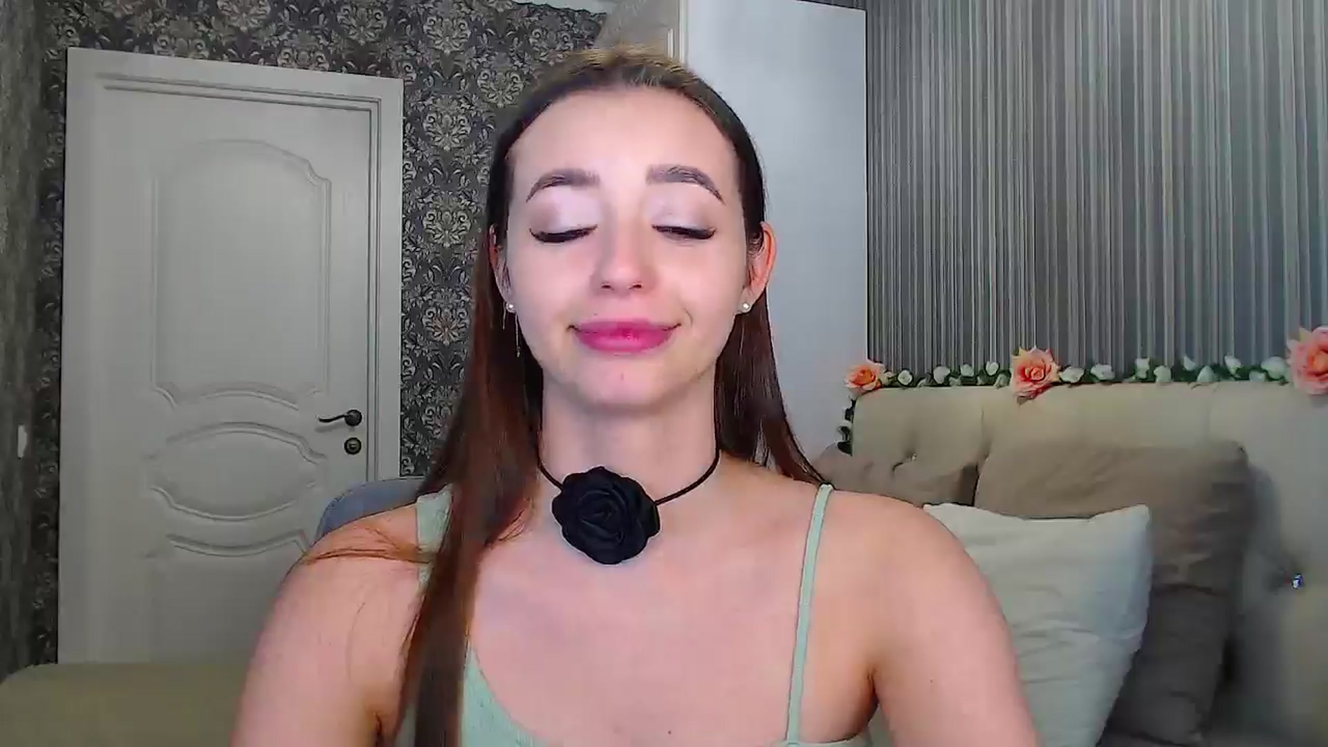 Gallery image thumbnail from EmeraldLilyyy's myfreecams stream on, 12/02/2024, 15:40 image 13 of 20