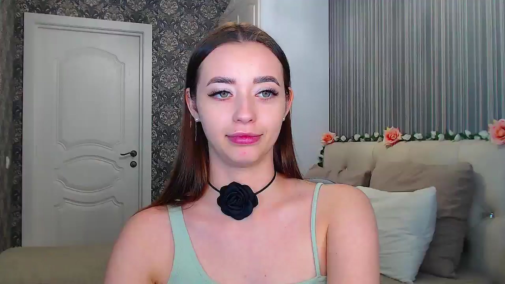 Gallery image thumbnail from EmeraldLilyyy's myfreecams stream on, 12/02/2024, 15:40 image 19 of 20