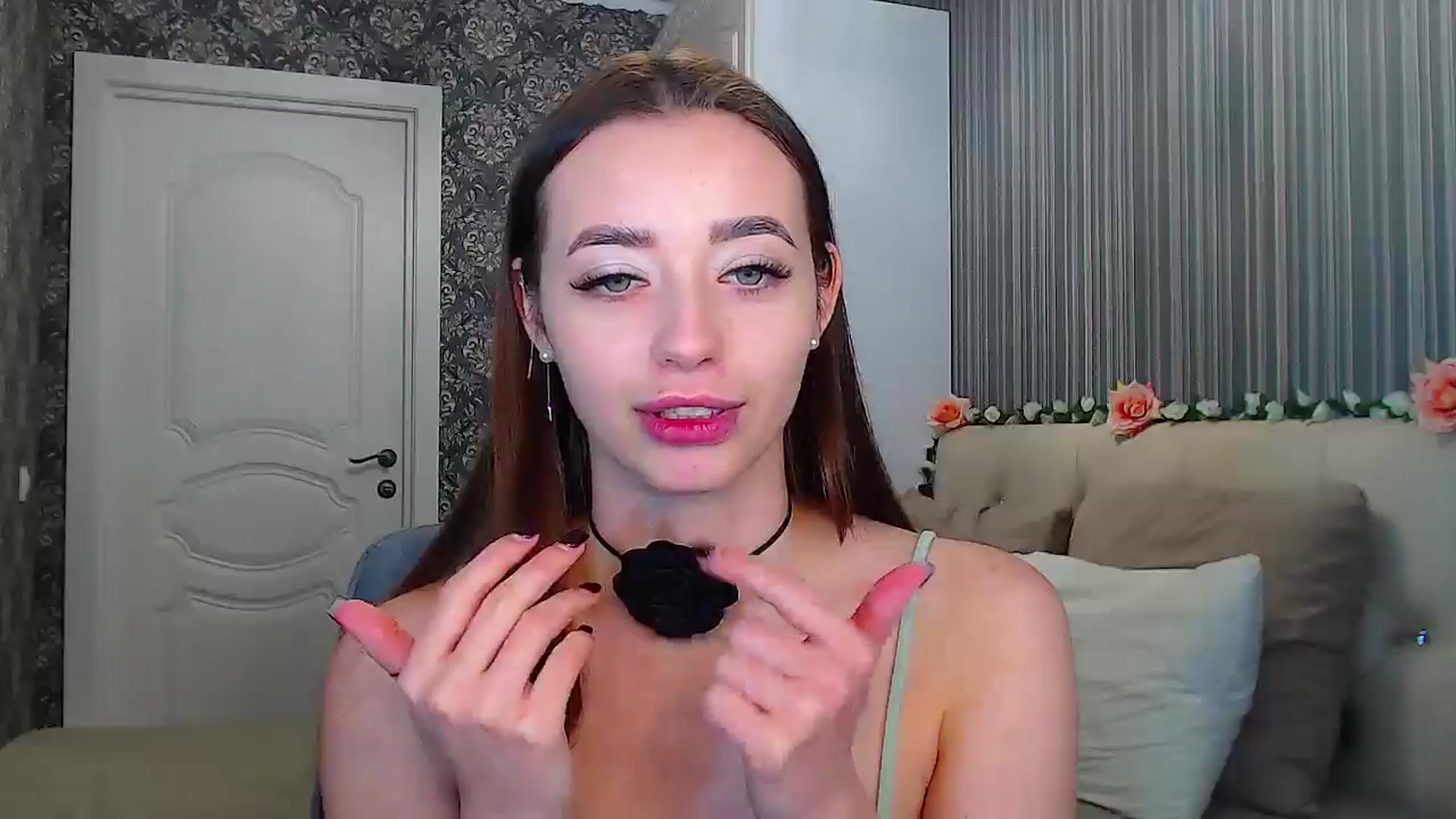 Gallery image thumbnail from EmeraldLilyyy's myfreecams stream on, 12/02/2024, 15:40 image 12 of 20