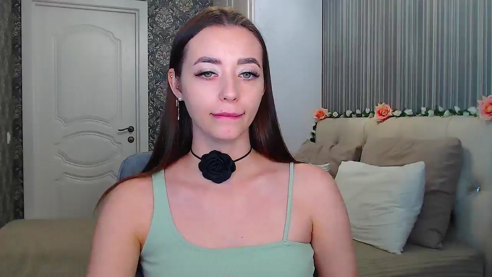 Gallery image thumbnail from EmeraldLilyyy's myfreecams stream on, 12/02/2024, 15:40 image 10 of 20