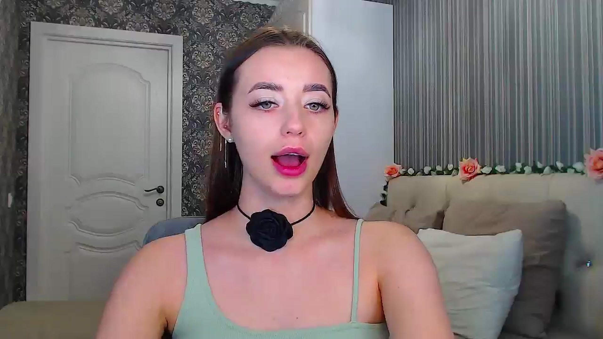 Gallery image thumbnail from EmeraldLilyyy's myfreecams stream on, 12/02/2024, 15:40 image 14 of 20