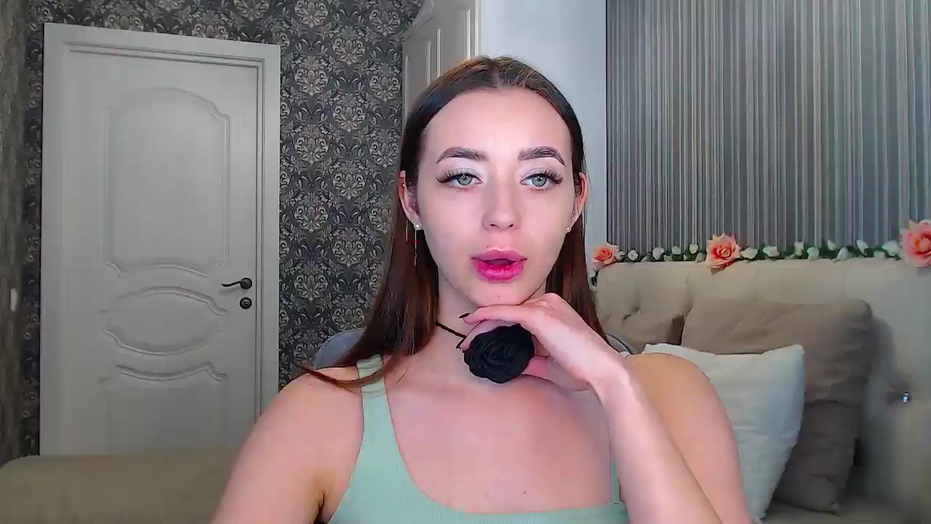 Gallery image thumbnail from EmeraldLilyyy's myfreecams stream on, 12/02/2024, 15:40 image 20 of 20