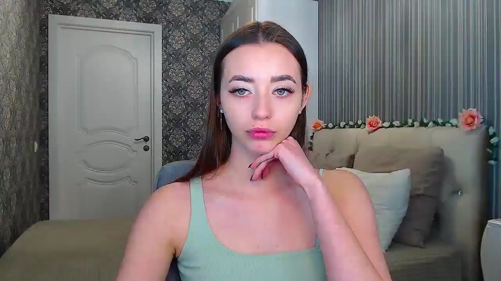 Gallery image thumbnail from EmeraldLilyyy's myfreecams stream on, 12/02/2024, 16:11 image 10 of 20