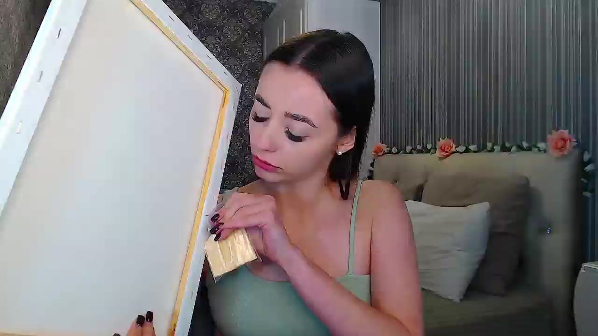Gallery image thumbnail from EmeraldLilyyy's myfreecams stream on, 12/02/2024, 16:11 image 13 of 20