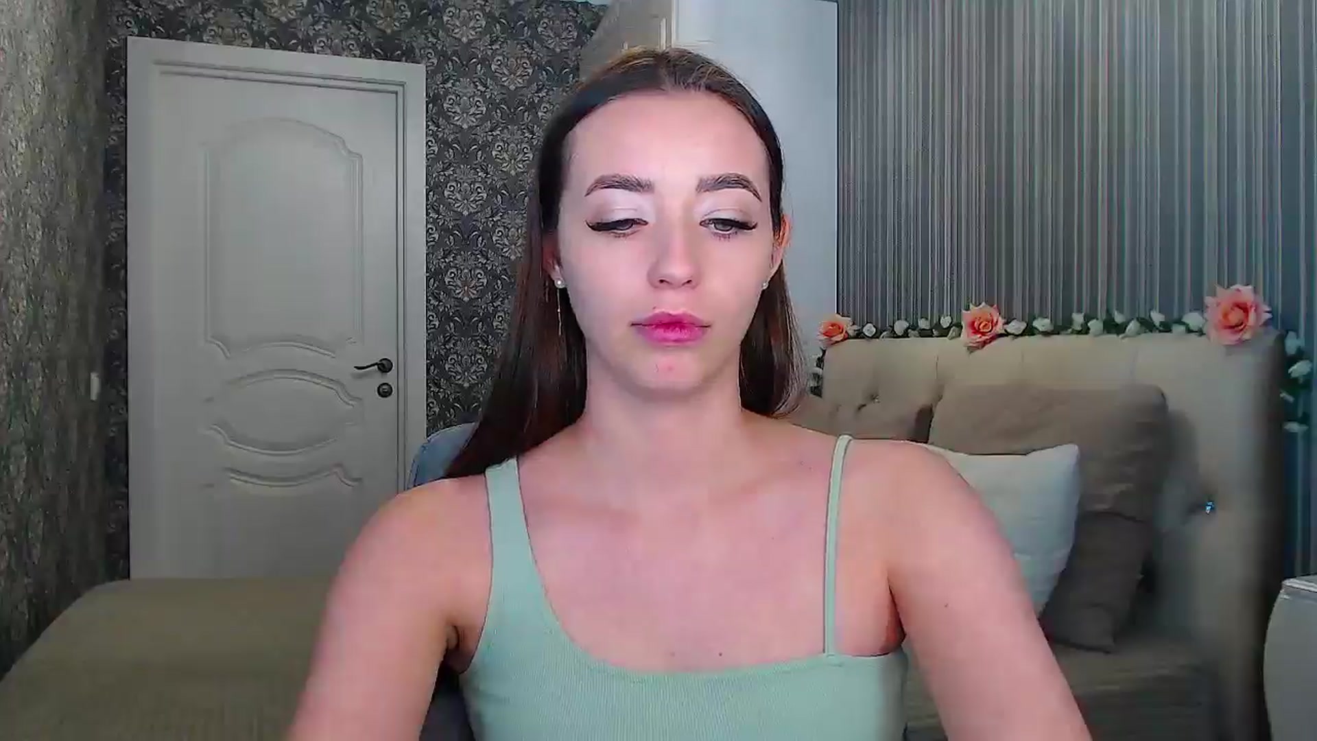 Gallery image thumbnail from EmeraldLilyyy's myfreecams stream on, 12/02/2024, 16:11 image 6 of 20