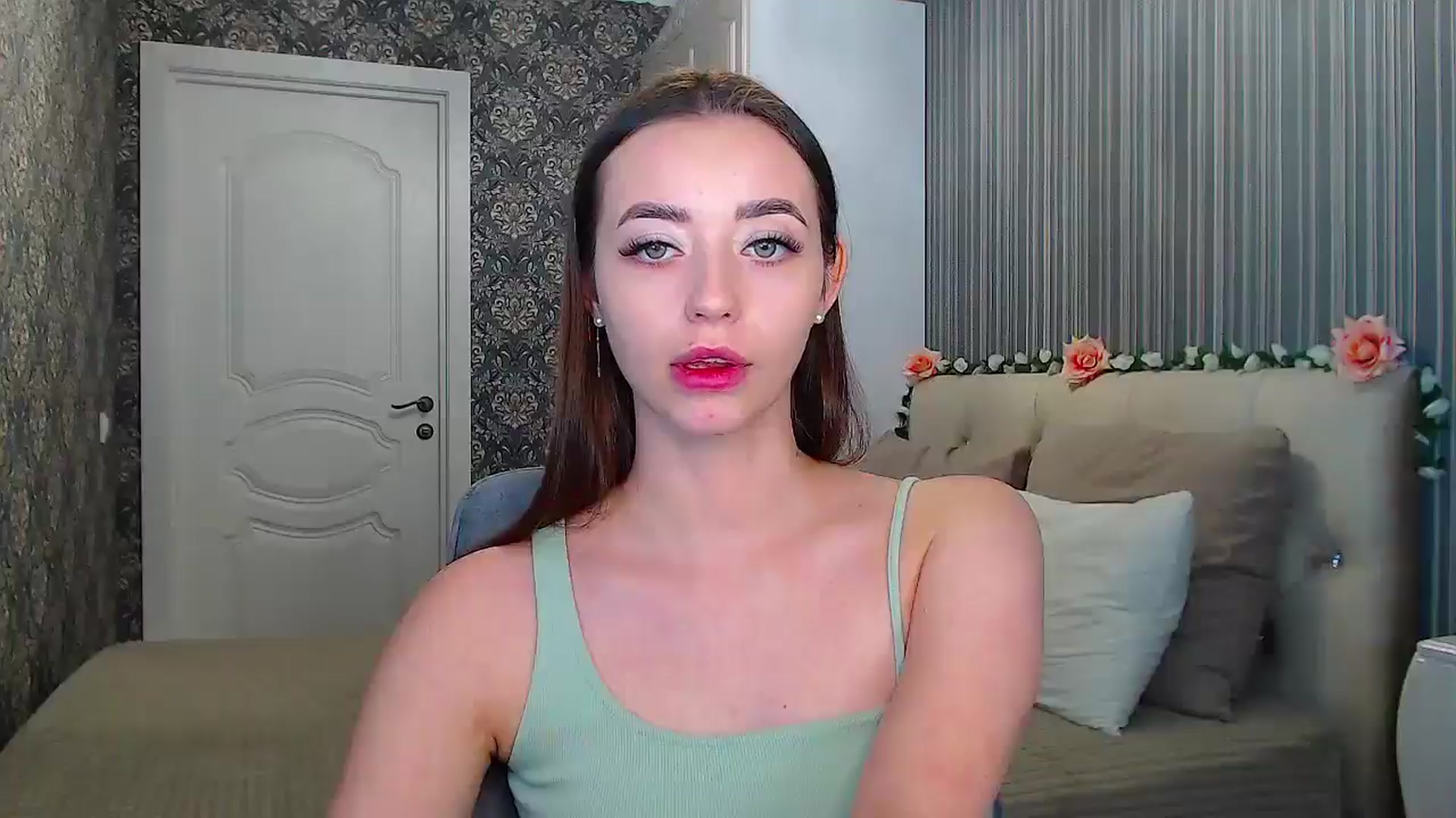 Gallery image thumbnail from EmeraldLilyyy's myfreecams stream on, 12/02/2024, 16:11 image 11 of 20