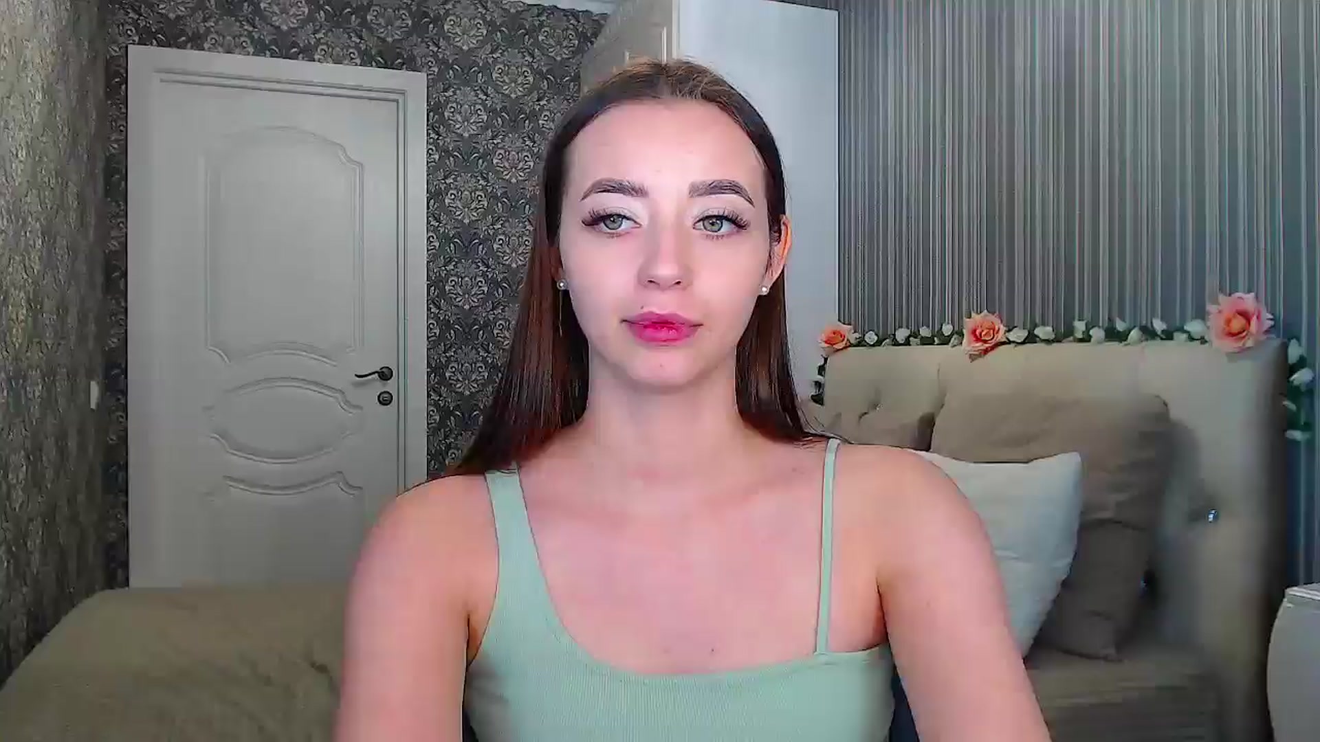 Gallery image thumbnail from EmeraldLilyyy's myfreecams stream on, 12/02/2024, 17:18 image 6 of 20