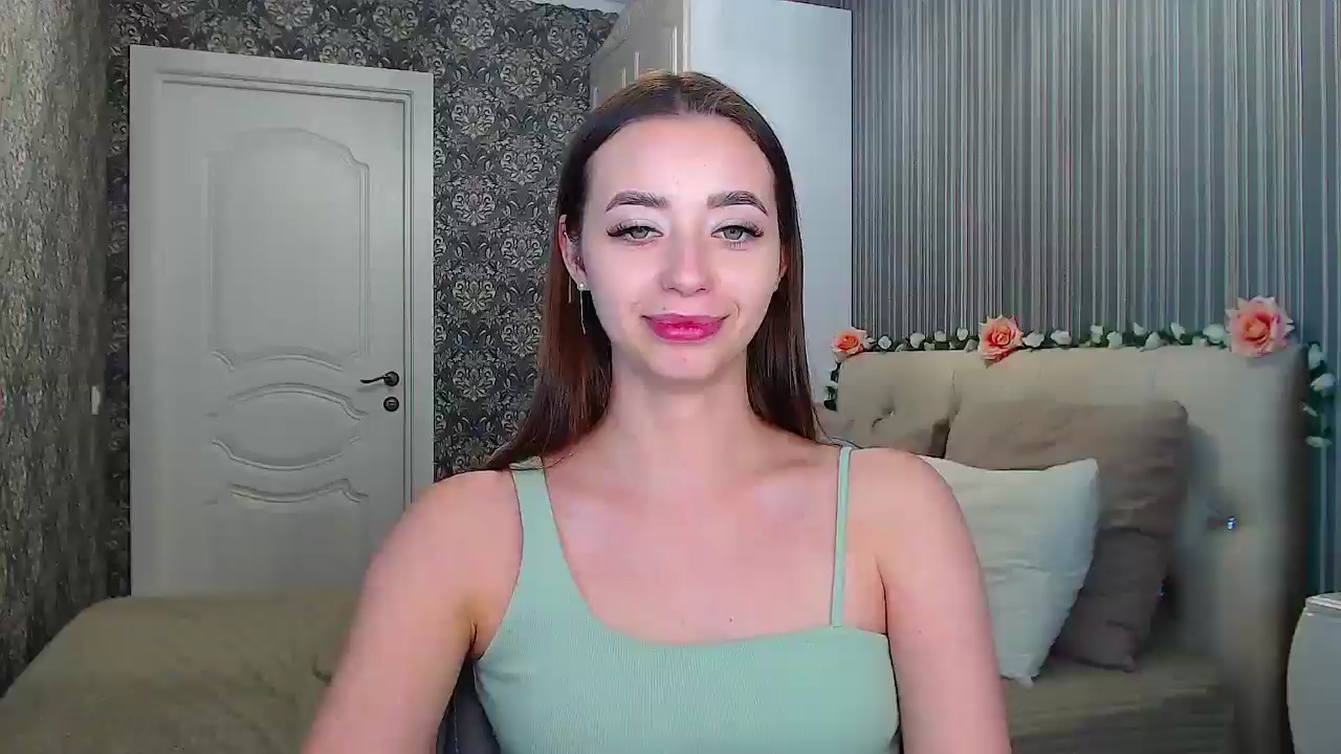 Gallery image thumbnail from EmeraldLilyyy's myfreecams stream on, 12/02/2024, 17:18 image 12 of 20