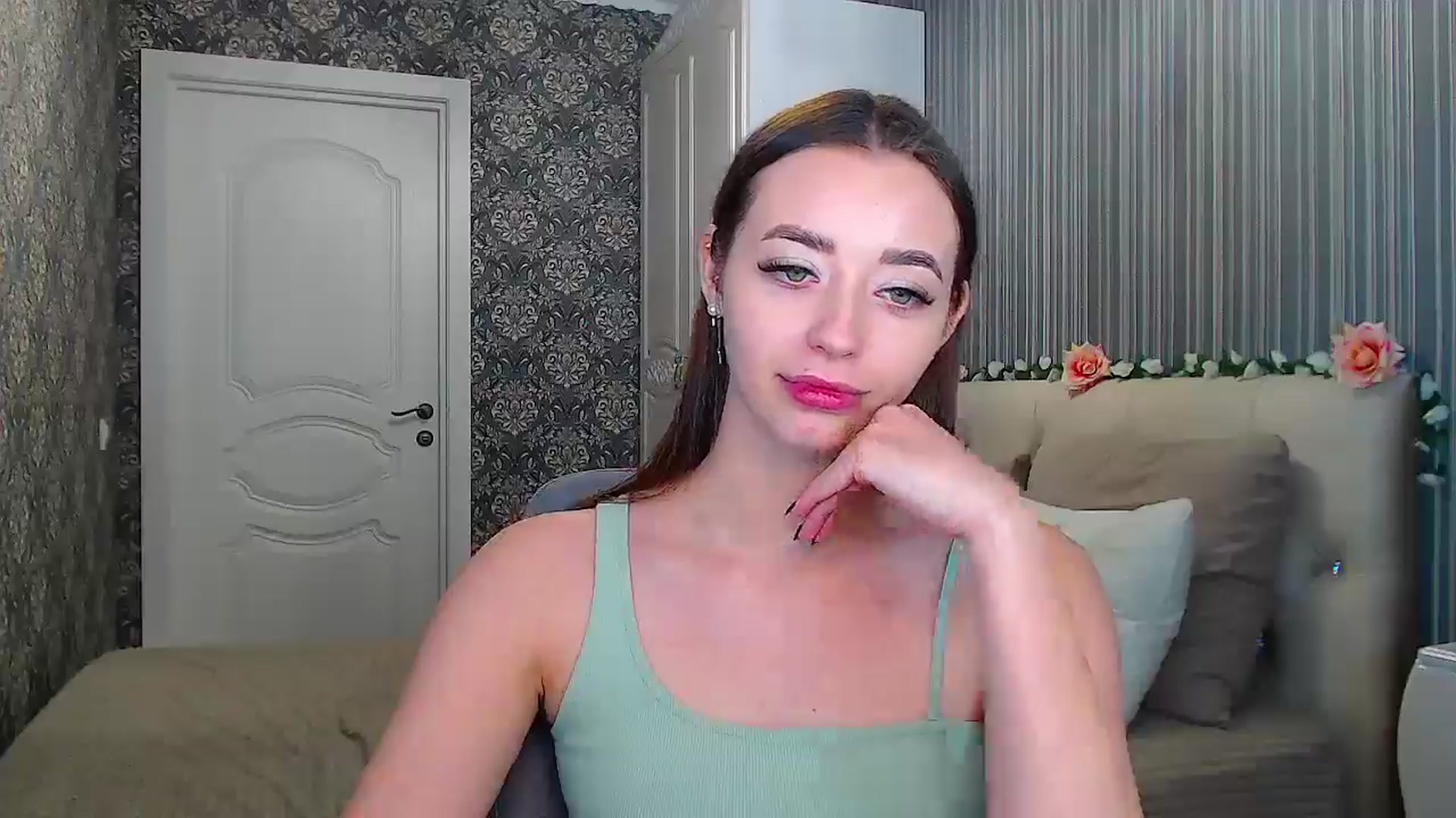 Gallery image thumbnail from EmeraldLilyyy's myfreecams stream on, 12/02/2024, 17:18 image 10 of 20