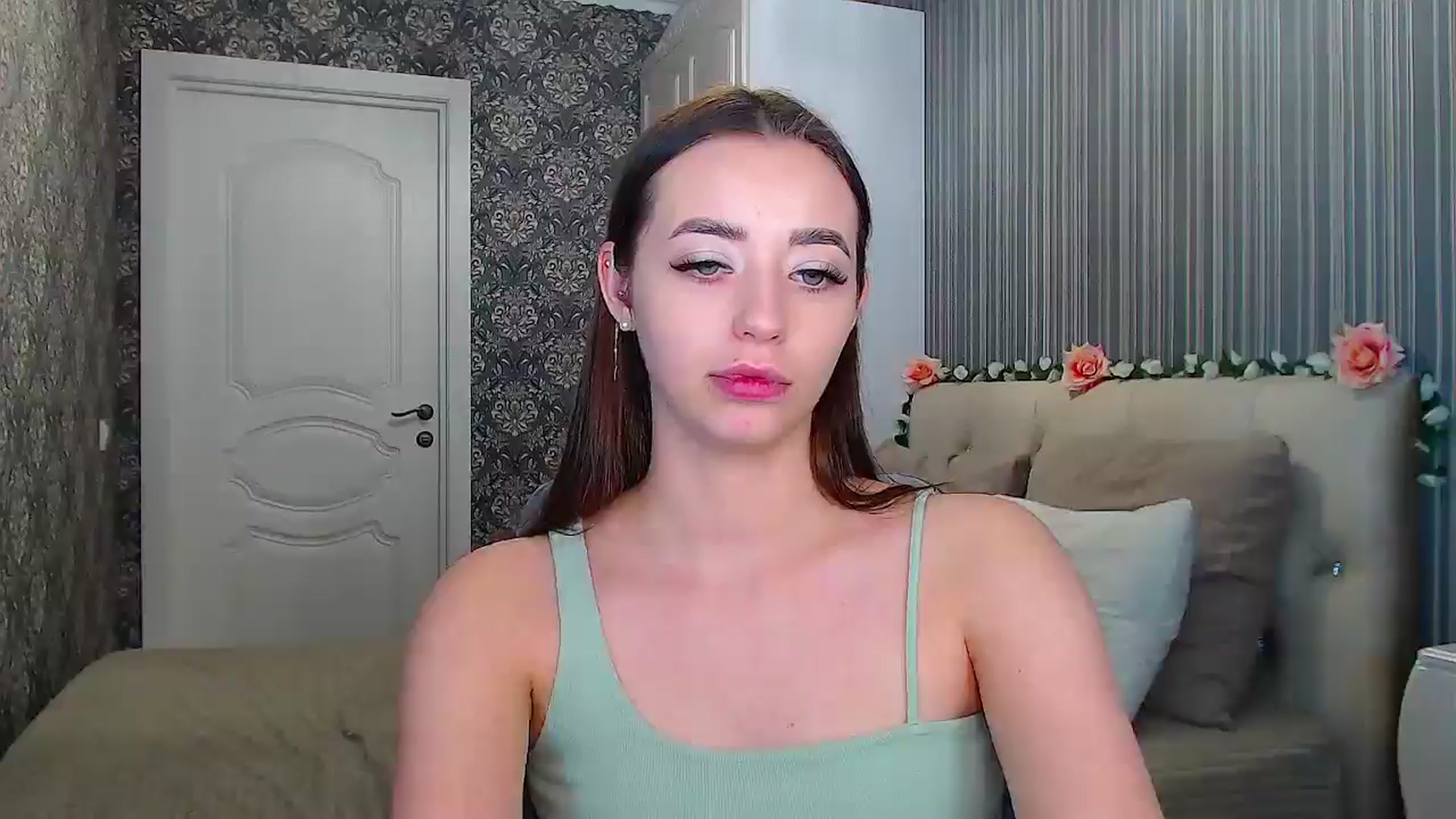 Gallery image thumbnail from EmeraldLilyyy's myfreecams stream on, 12/02/2024, 17:18 image 8 of 20