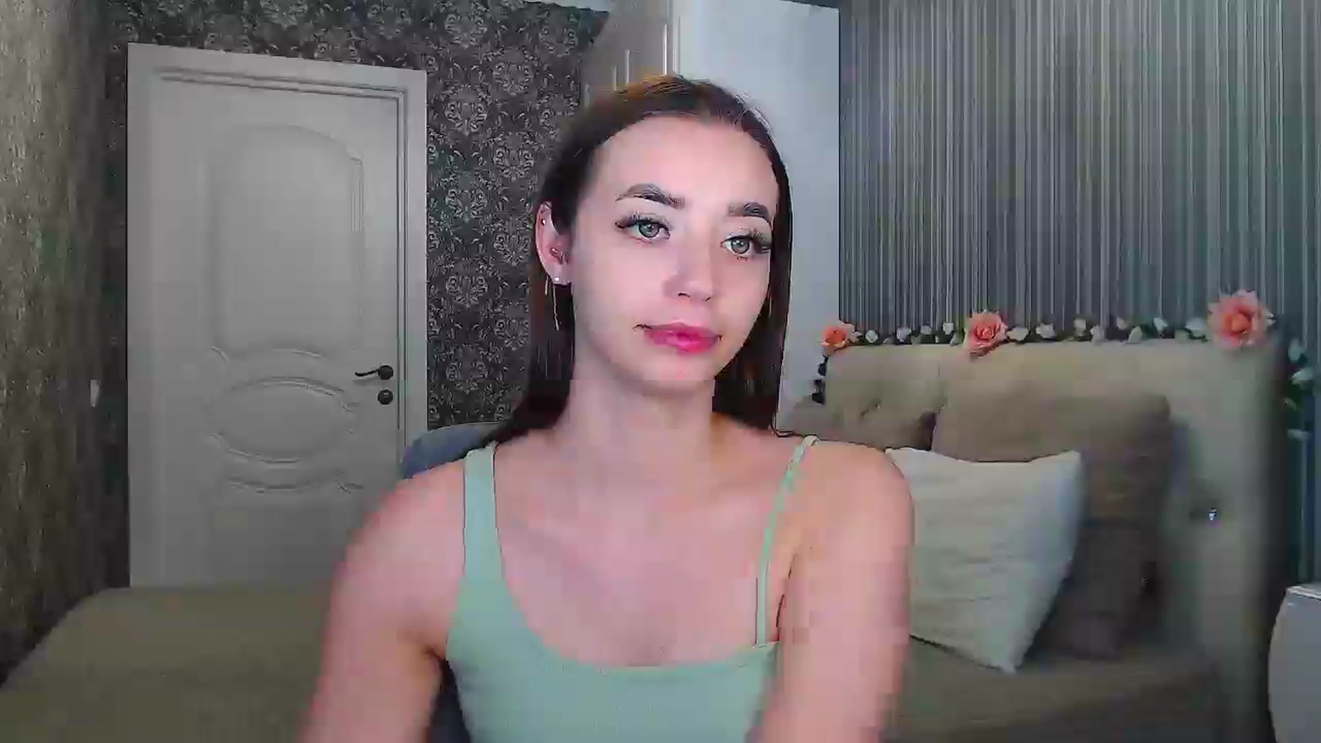 Gallery image thumbnail from EmeraldLilyyy's myfreecams stream on, 12/02/2024, 17:18 image 18 of 20