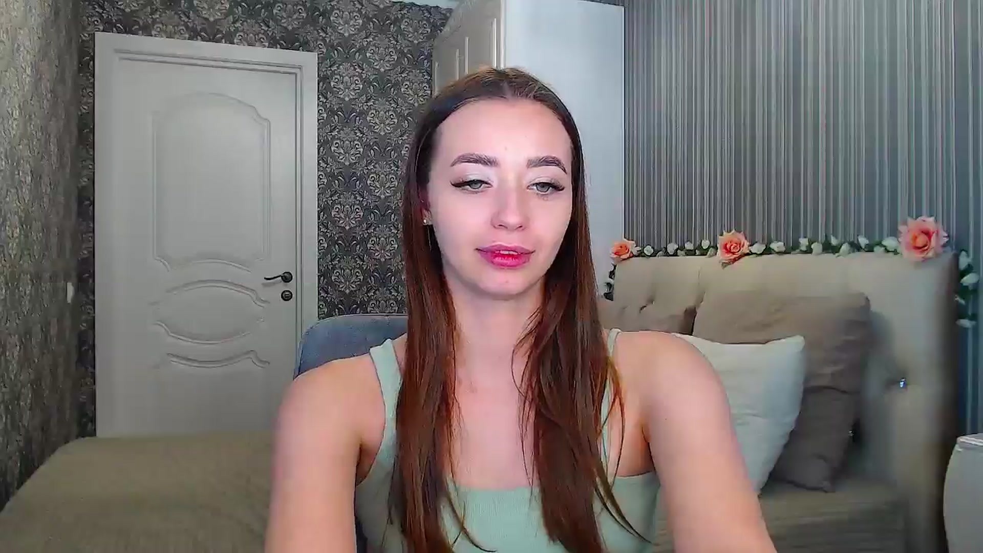 Gallery image thumbnail from EmeraldLilyyy's myfreecams stream on, 12/02/2024, 17:18 image 19 of 20