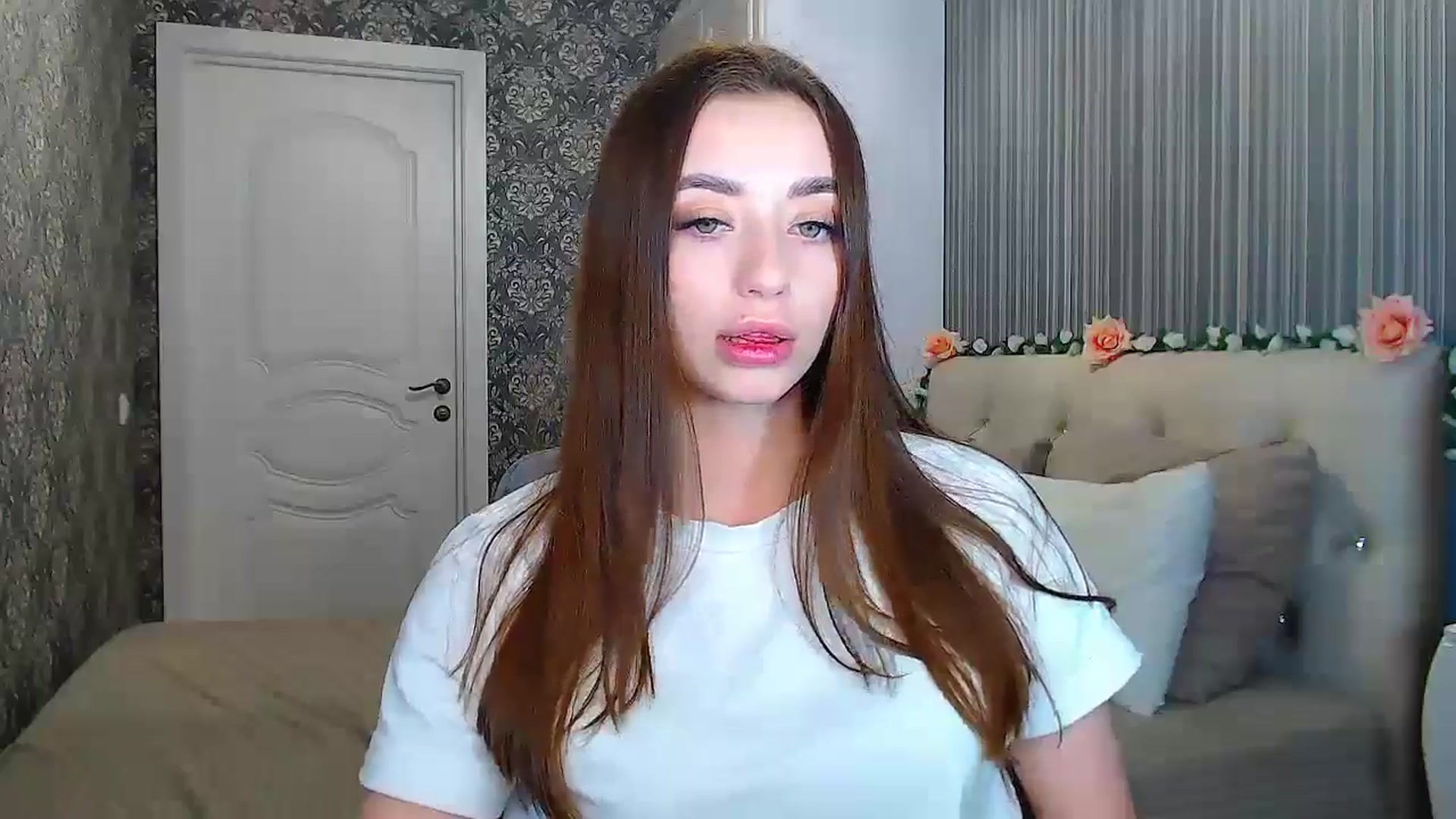 Gallery image thumbnail from EmeraldLilyyy's myfreecams stream on, 12/11/2024, 12:40 image 19 of 20