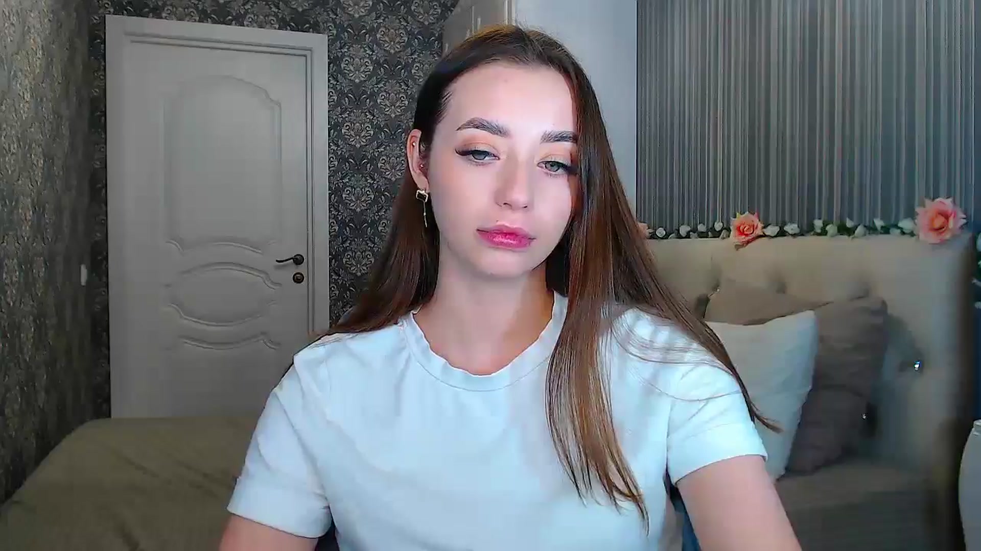 Gallery image thumbnail from EmeraldLilyyy's myfreecams stream on, 12/11/2024, 12:40 image 8 of 20