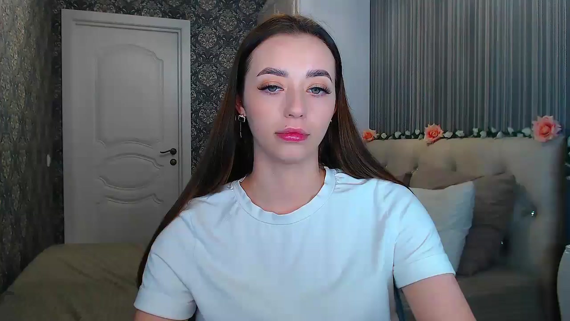 Gallery image thumbnail from EmeraldLilyyy's myfreecams stream on, 12/11/2024, 12:40 image 1 of 20