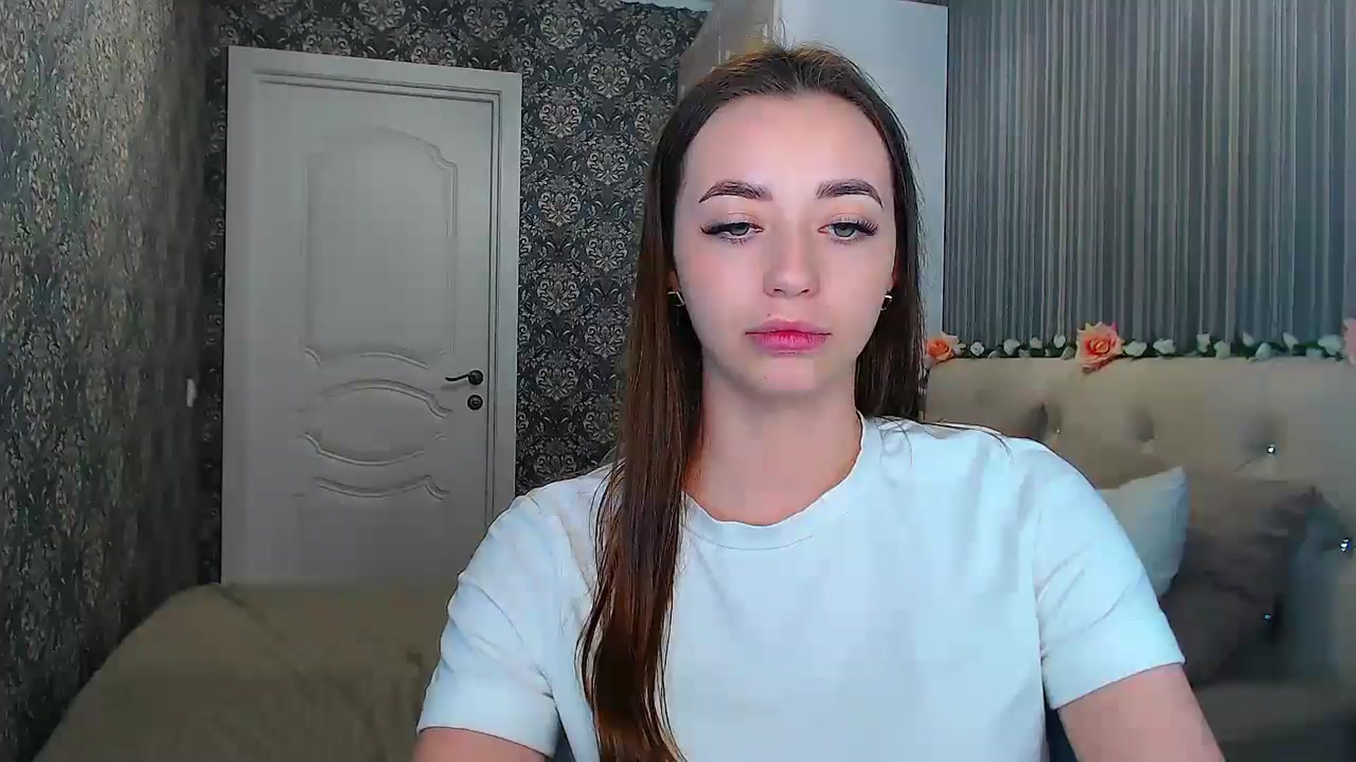 Gallery image thumbnail from EmeraldLilyyy's myfreecams stream on, 12/16/2024, 16:47 image 18 of 20