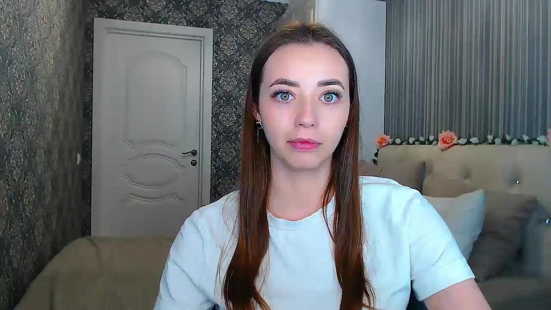 Gallery image thumbnail from EmeraldLilyyy's myfreecams stream on, 12/16/2024, 16:47 image 10 of 20