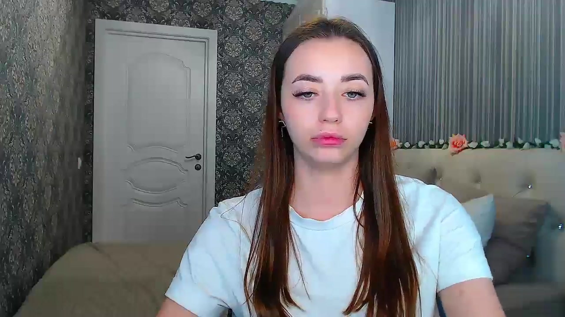 Gallery image thumbnail from EmeraldLilyyy's myfreecams stream on, 12/16/2024, 16:47 image 14 of 20