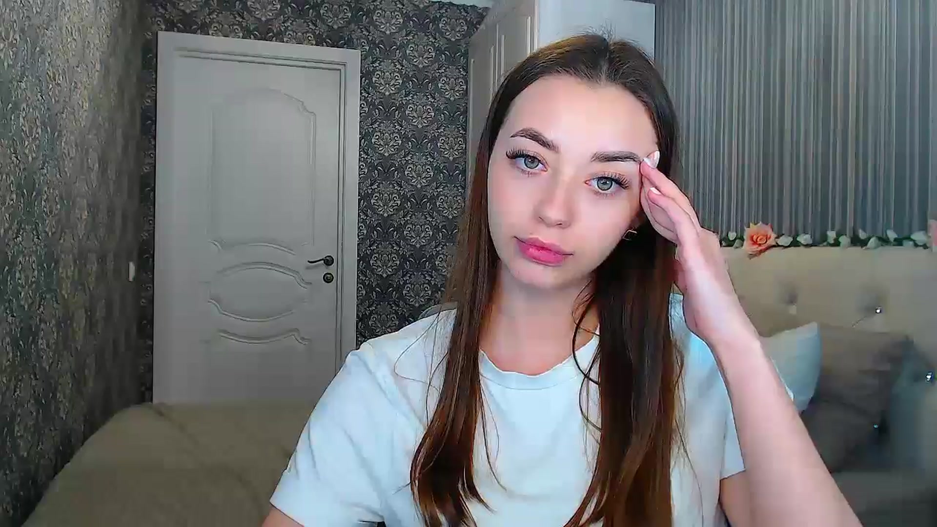 Gallery image thumbnail from EmeraldLilyyy's myfreecams stream on, 12/16/2024, 16:47 image 15 of 20
