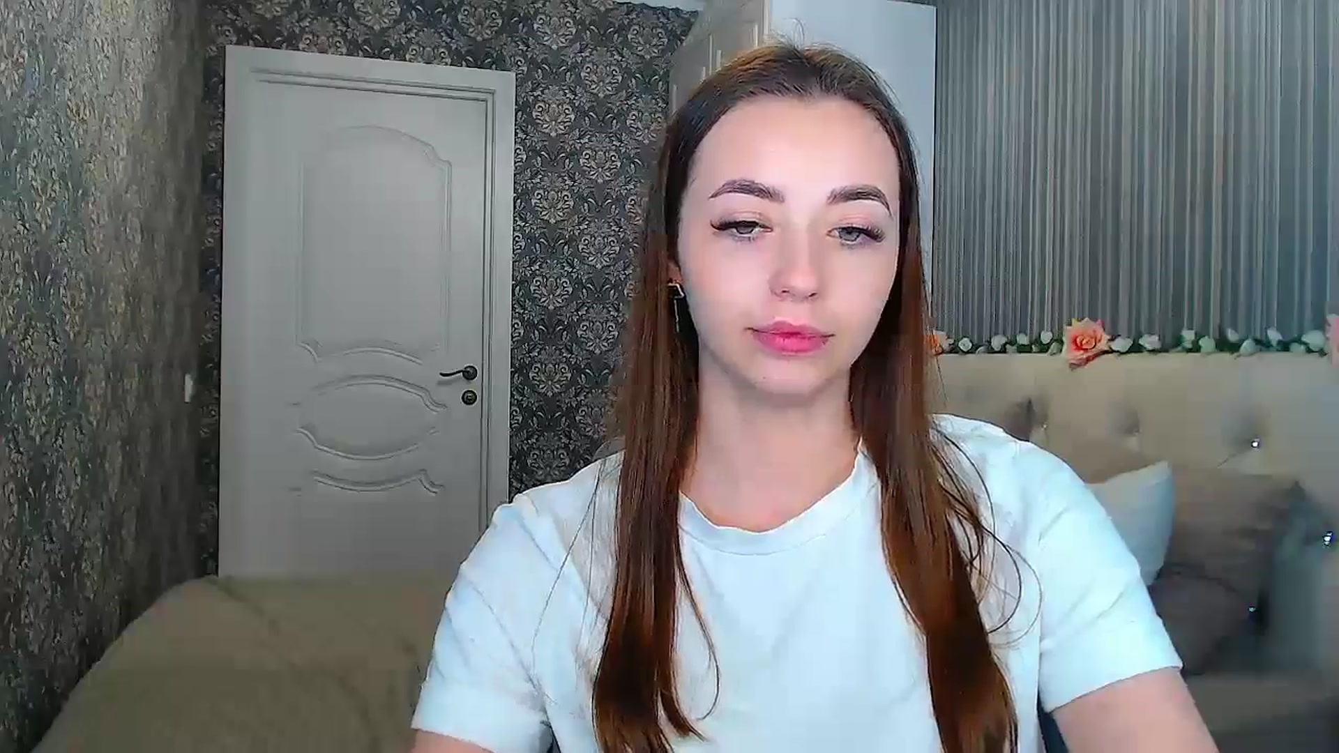 Gallery image thumbnail from EmeraldLilyyy's myfreecams stream on, 12/16/2024, 16:47 image 16 of 20