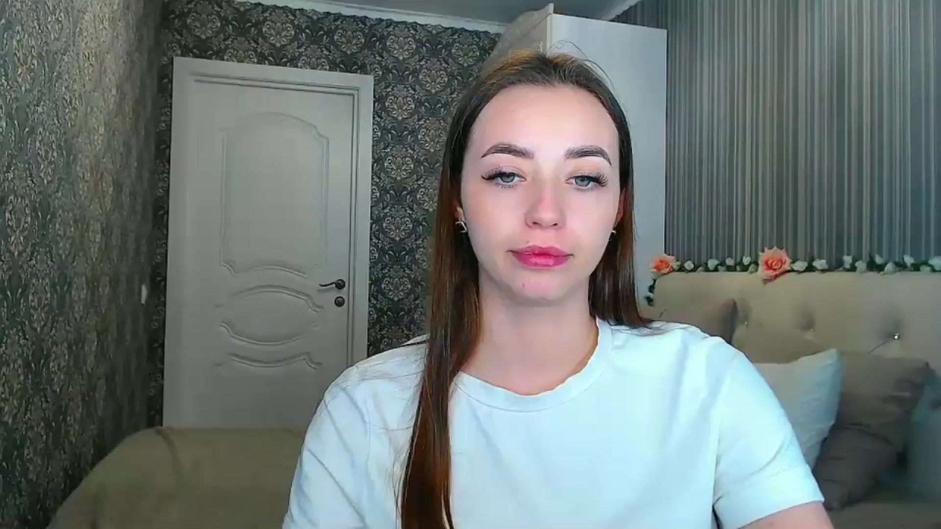 Gallery image thumbnail from EmeraldLilyyy's myfreecams stream on, 12/16/2024, 16:47 image 1 of 20