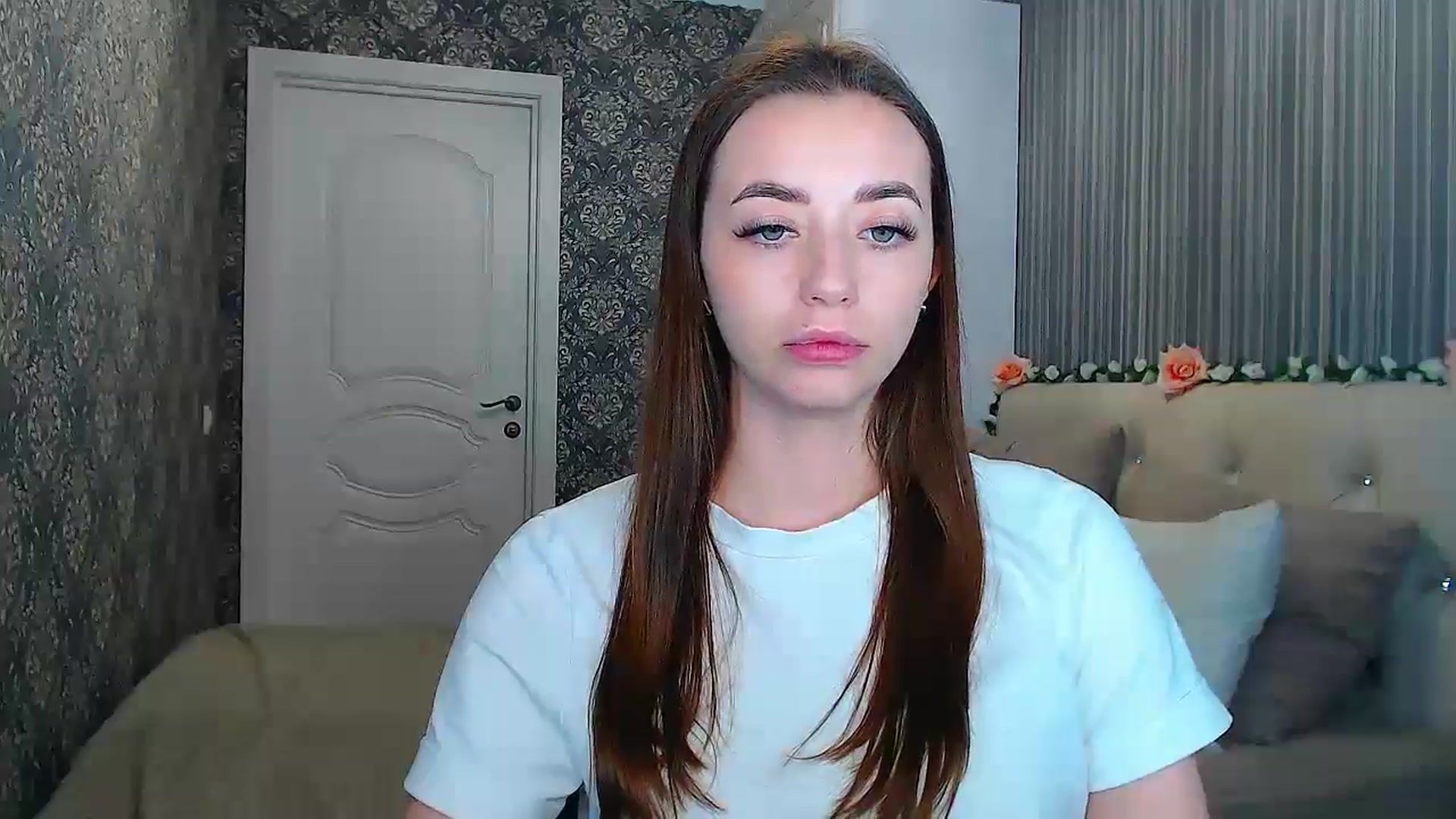 Gallery image thumbnail from EmeraldLilyyy's myfreecams stream on, 12/16/2024, 16:47 image 8 of 20
