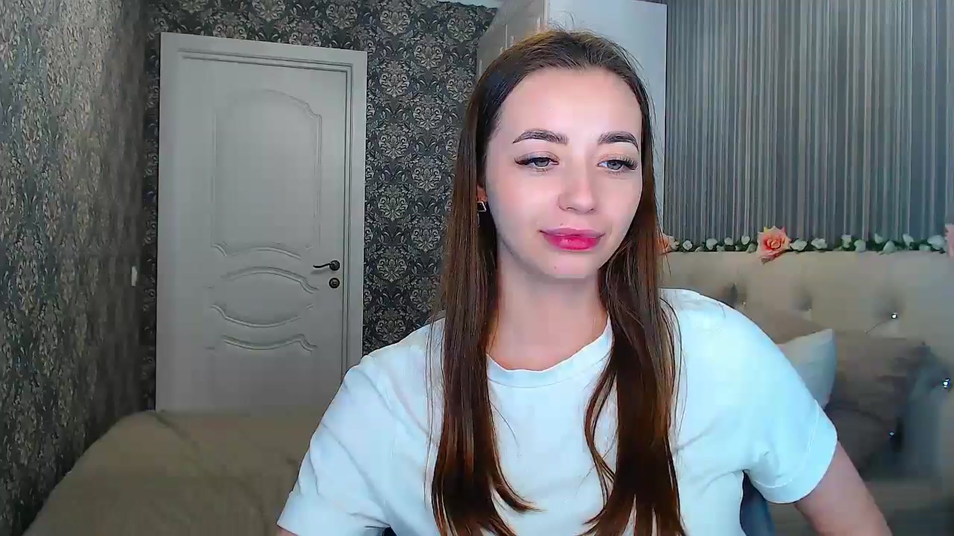 Gallery image thumbnail from EmeraldLilyyy's myfreecams stream on, 12/16/2024, 16:47 image 17 of 20