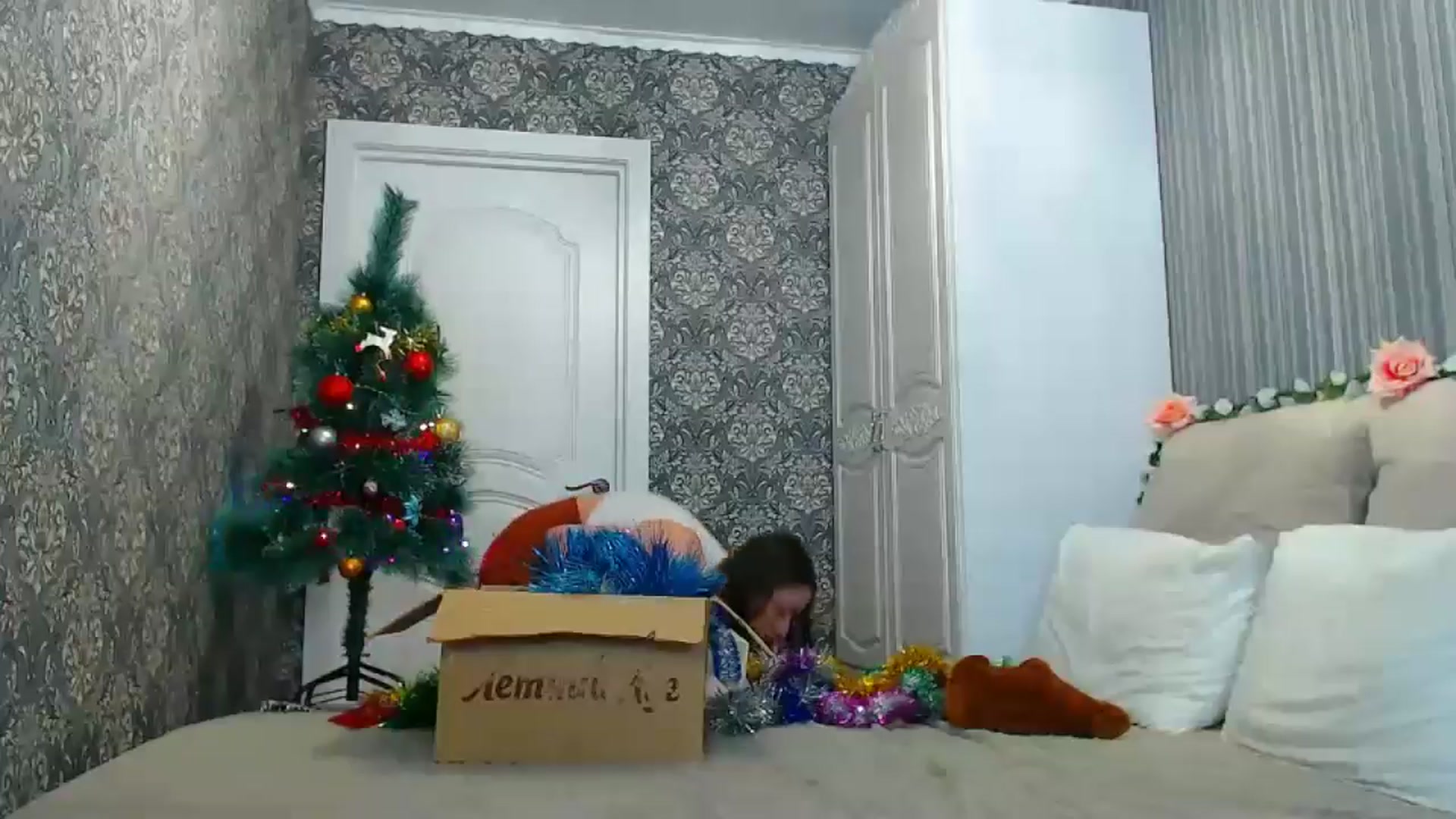 Gallery image thumbnail from EmeraldLilyyy's myfreecams stream on, 12/23/2024, 16:17 image 3 of 20