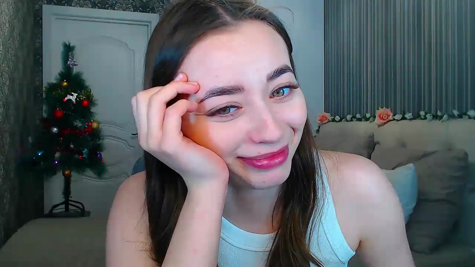 Gallery image thumbnail from EmeraldLilyyy's myfreecams stream on, 12/23/2024, 16:17 image 10 of 20