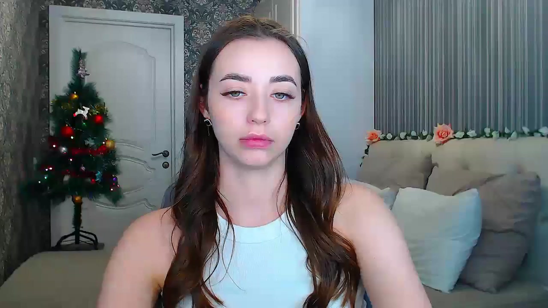 Gallery image thumbnail from EmeraldLilyyy's myfreecams stream on, 12/23/2024, 16:35 image 15 of 20