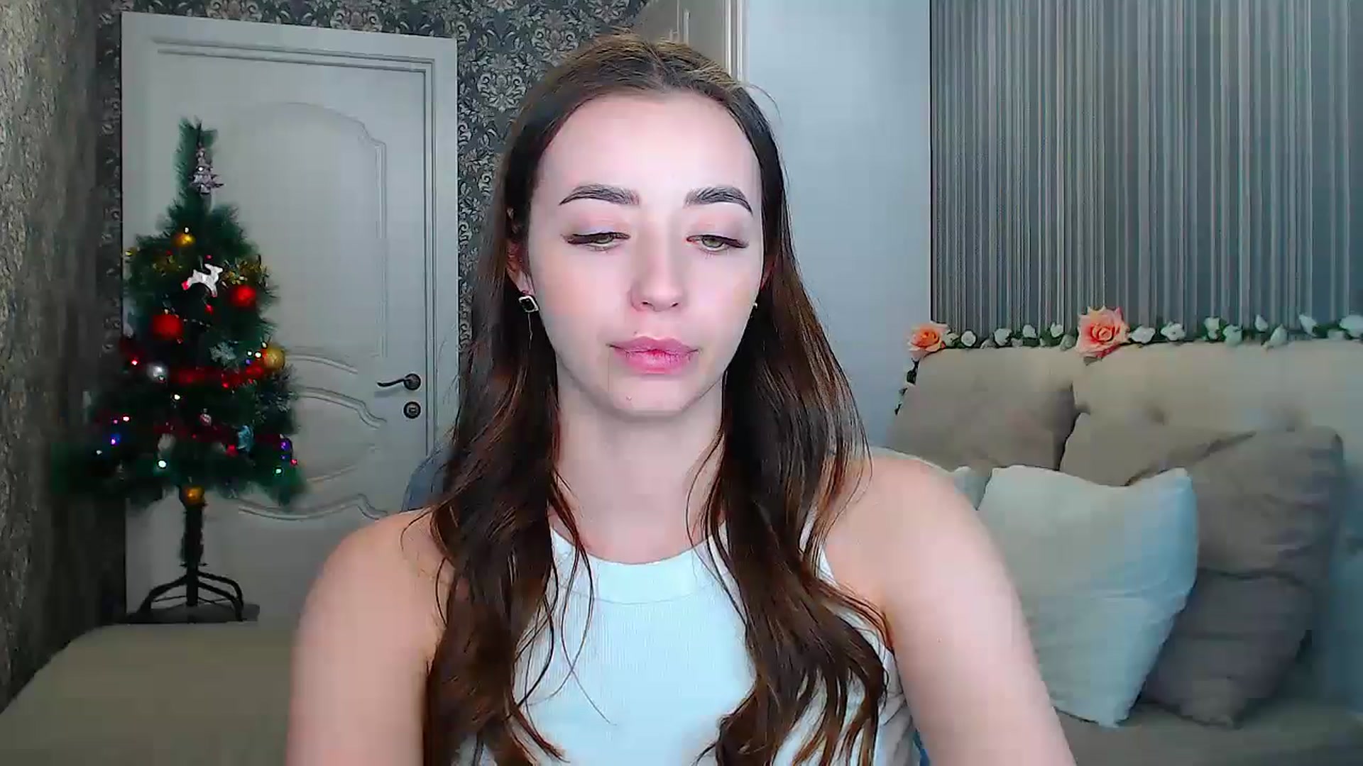 Gallery image thumbnail from EmeraldLilyyy's myfreecams stream on, 12/23/2024, 16:35 image 8 of 20