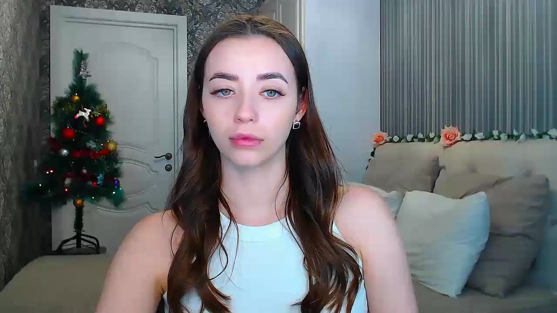 Gallery image thumbnail from EmeraldLilyyy's myfreecams stream on, 12/23/2024, 16:35 image 17 of 20