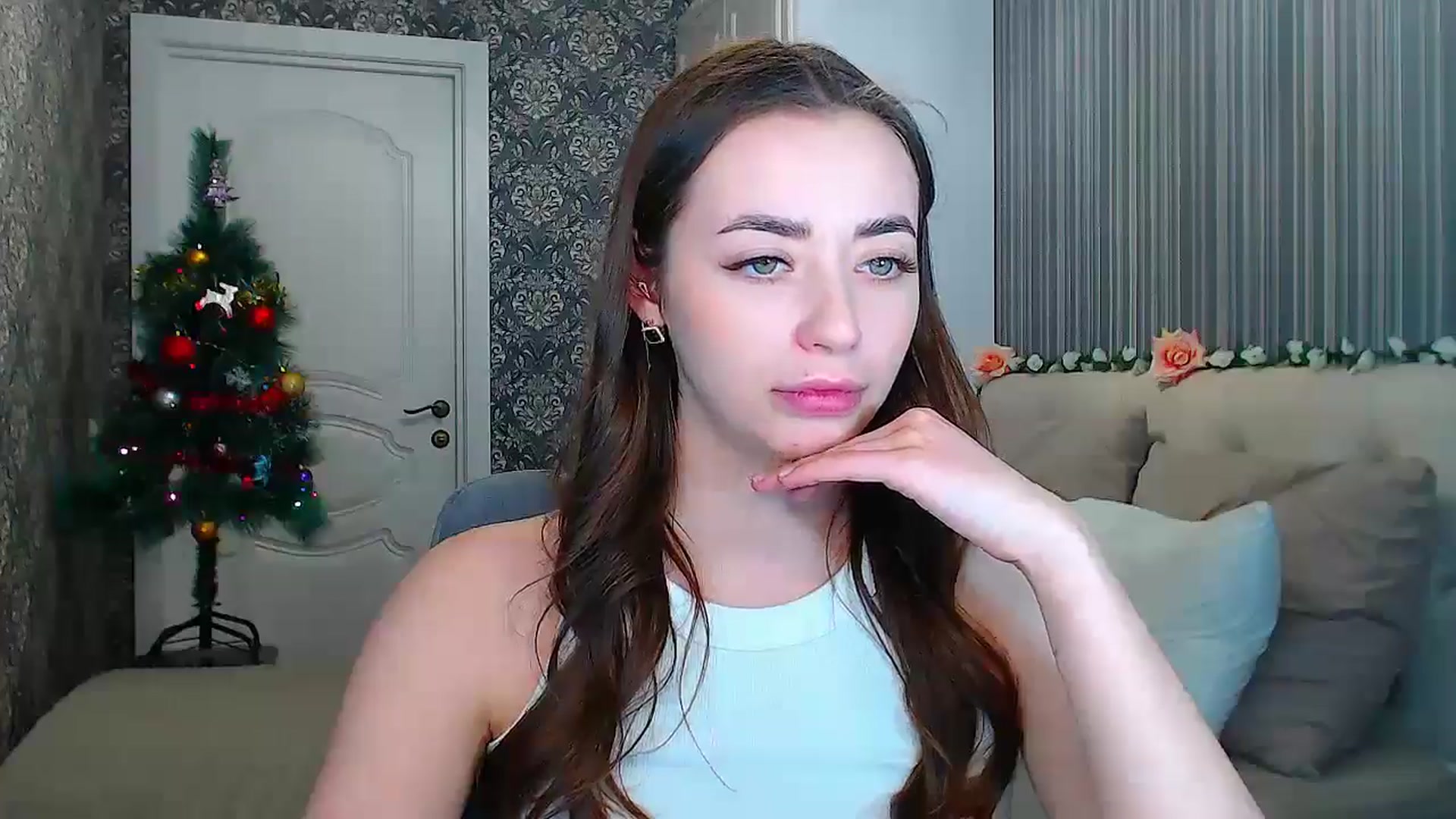 Gallery image thumbnail from EmeraldLilyyy's myfreecams stream on, 12/23/2024, 16:35 image 11 of 20