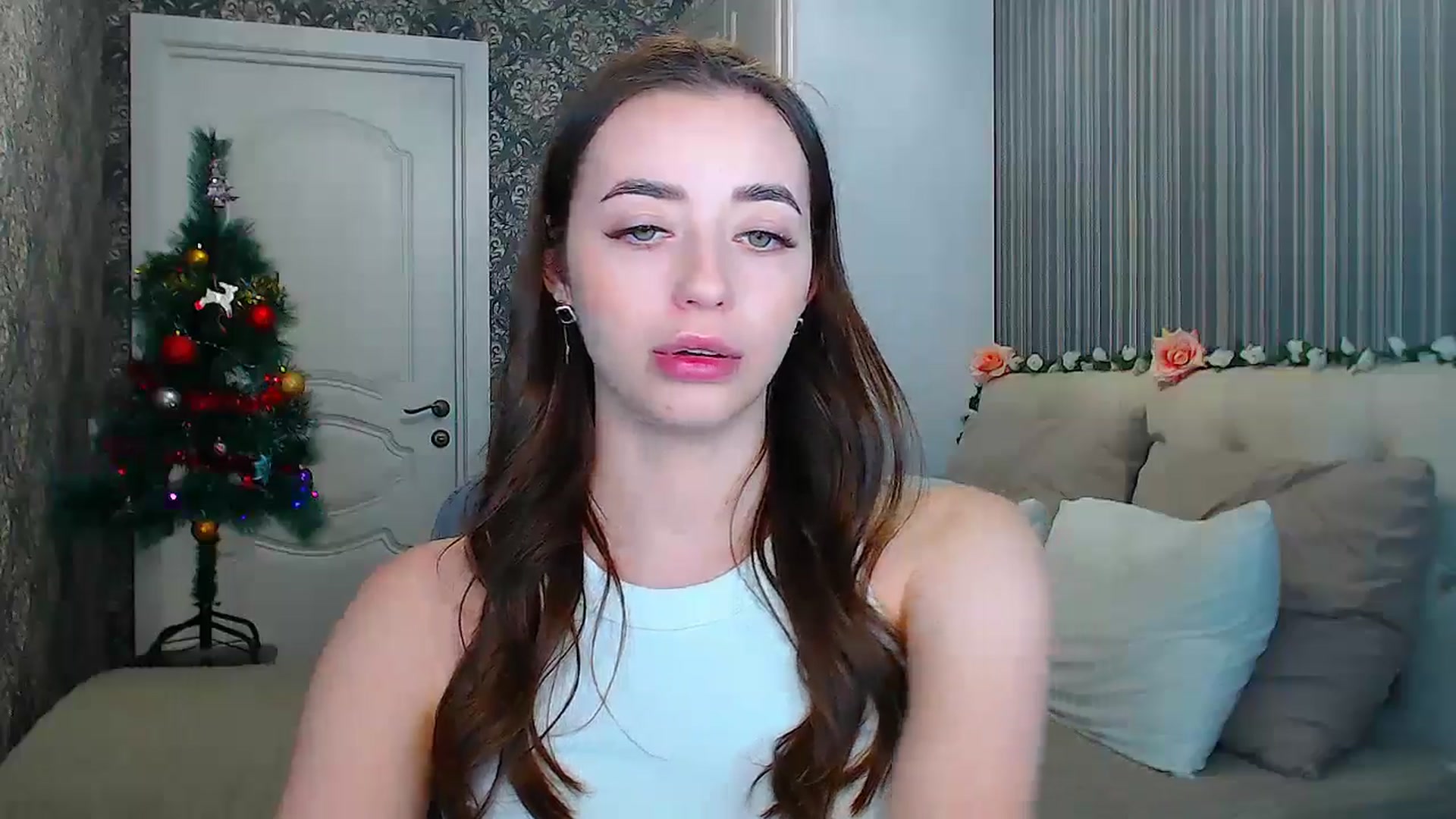 Gallery image thumbnail from EmeraldLilyyy's myfreecams stream on, 12/23/2024, 16:35 image 5 of 20