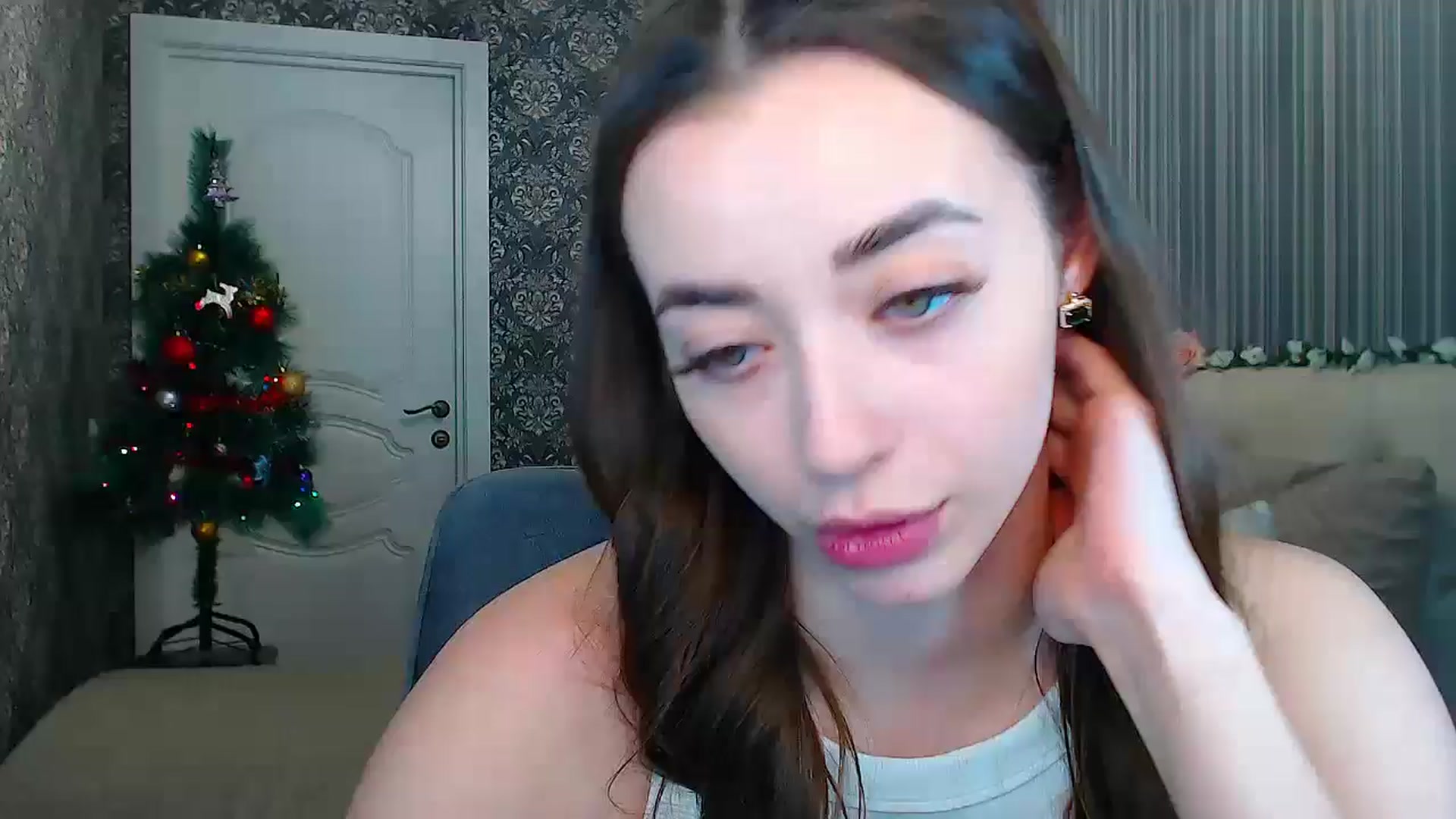 Gallery image thumbnail from EmeraldLilyyy's myfreecams stream on, 12/23/2024, 16:48 image 7 of 20