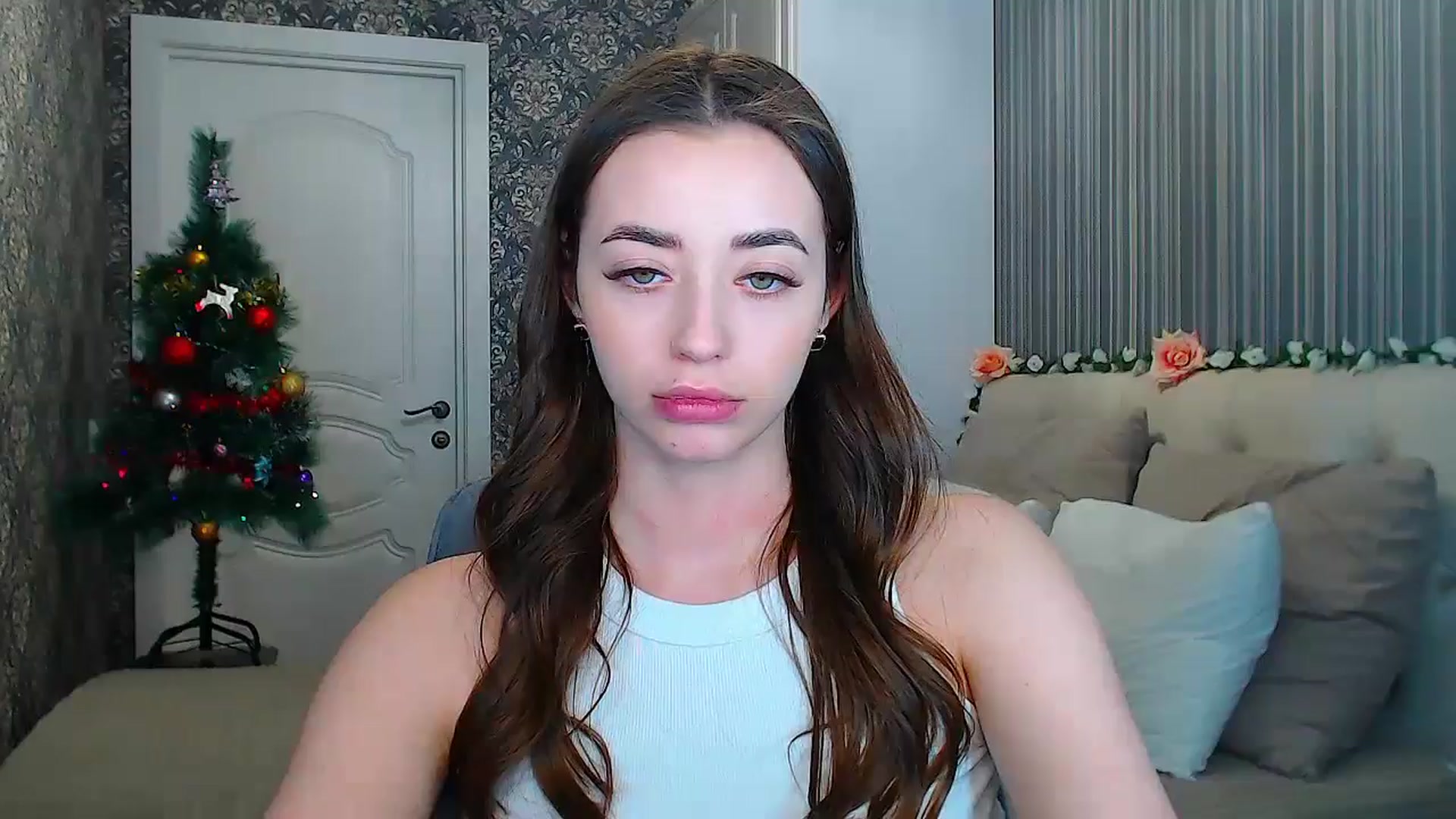 Gallery image thumbnail from EmeraldLilyyy's myfreecams stream on, 12/23/2024, 16:48 image 18 of 20