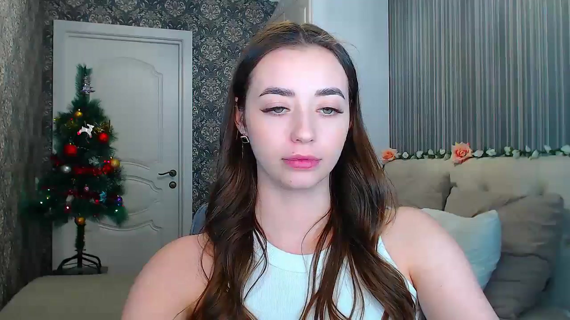Gallery image thumbnail from EmeraldLilyyy's myfreecams stream on, 12/23/2024, 17:24 image 17 of 20