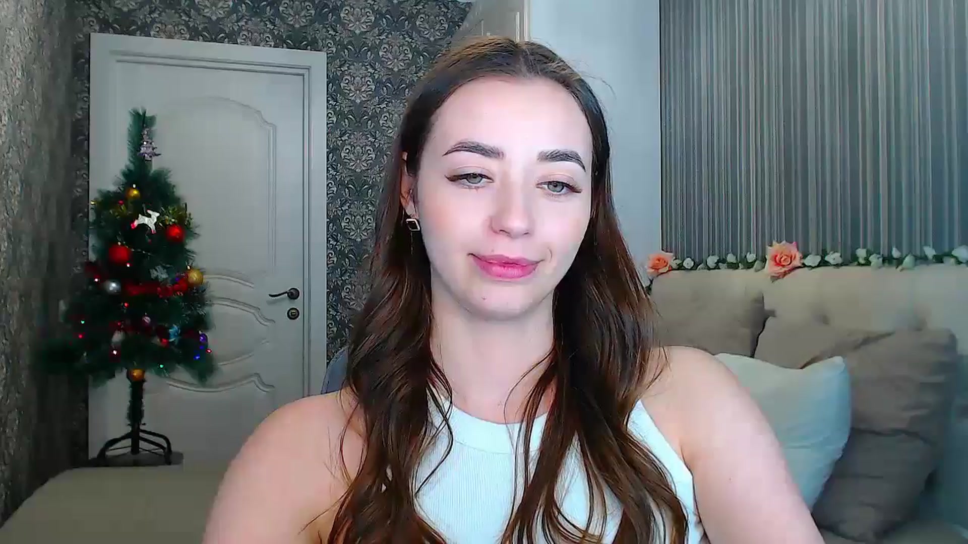 Gallery image thumbnail from EmeraldLilyyy's myfreecams stream on, 12/23/2024, 17:24 image 16 of 20