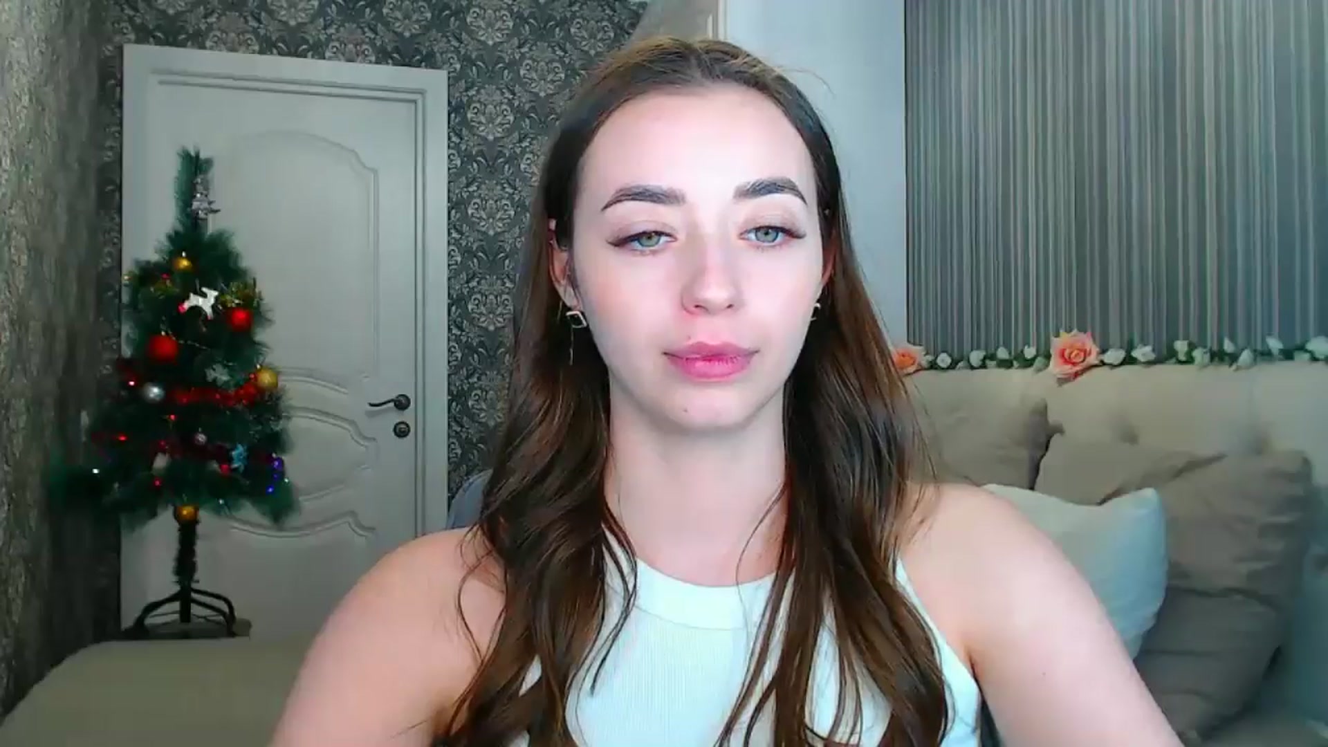 Gallery image thumbnail from EmeraldLilyyy's myfreecams stream on, 12/23/2024, 17:24 image 19 of 20