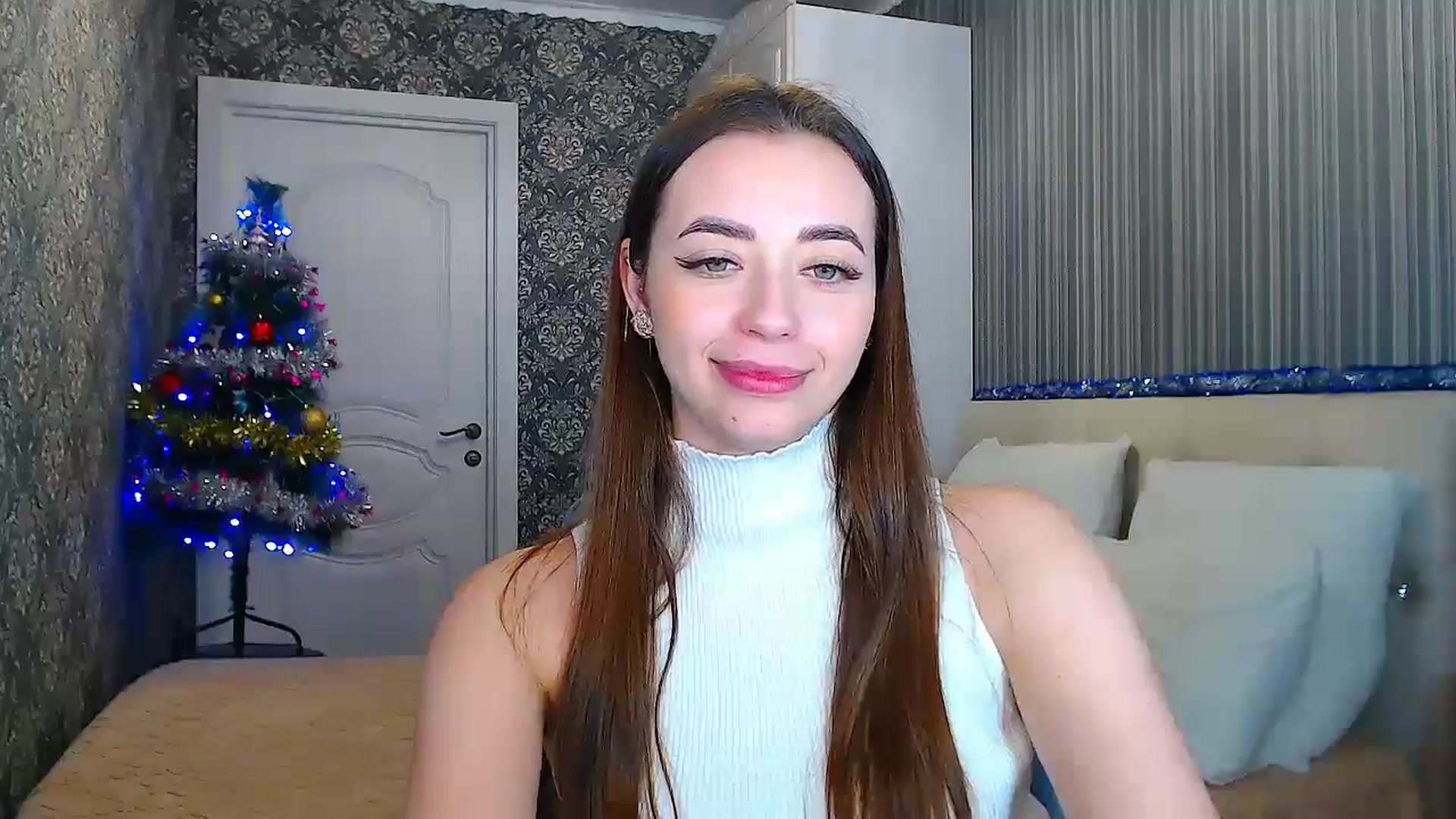 Gallery image thumbnail from EmeraldLilyyy's myfreecams stream on, 12/24/2024, 18:52 image 14 of 20