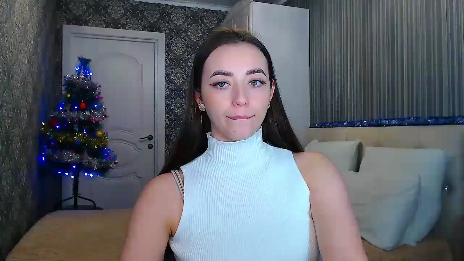 Gallery image thumbnail from EmeraldLilyyy's myfreecams stream on, 12/24/2024, 18:52 image 1 of 20