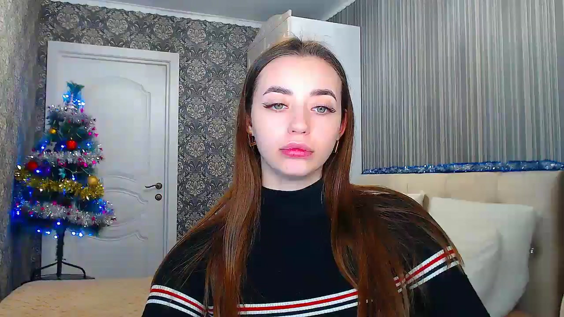 Gallery image thumbnail from EmeraldLilyyy's myfreecams stream on, 12/26/2024, 17:38 image 12 of 20