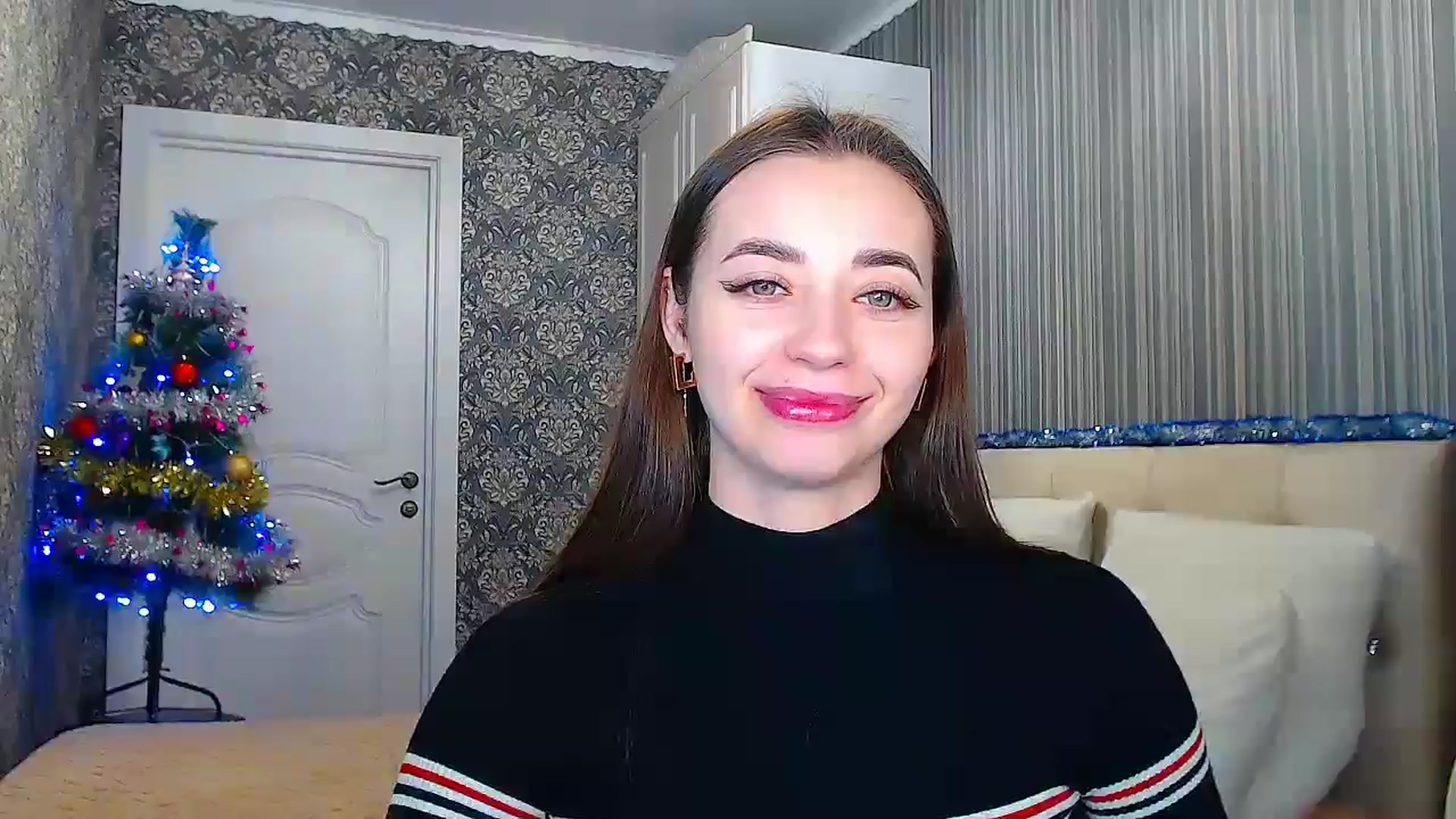 Gallery image thumbnail from EmeraldLilyyy's myfreecams stream on, 12/26/2024, 17:38 image 10 of 20
